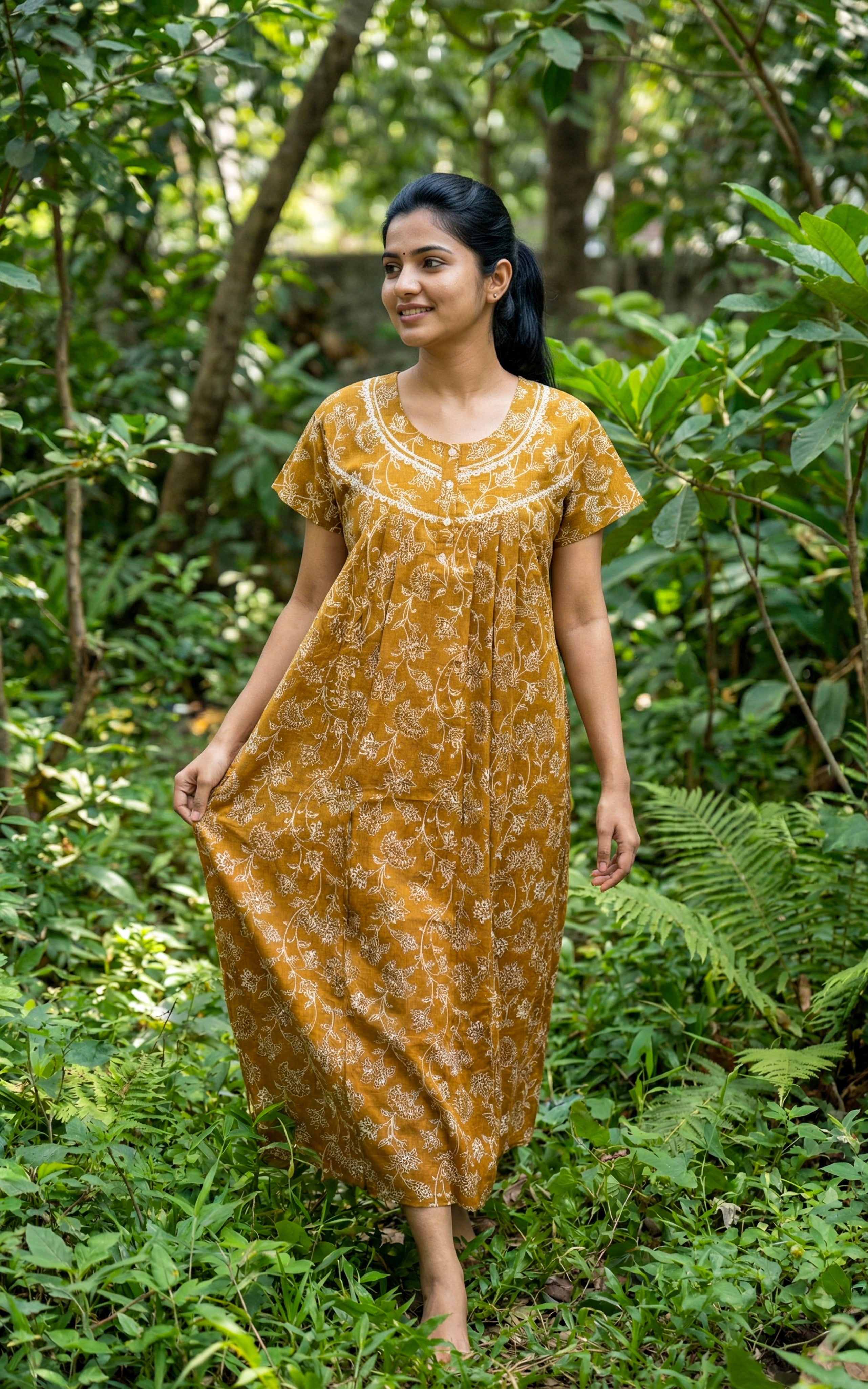 Comfortable cotton nighty with a convenient pocket