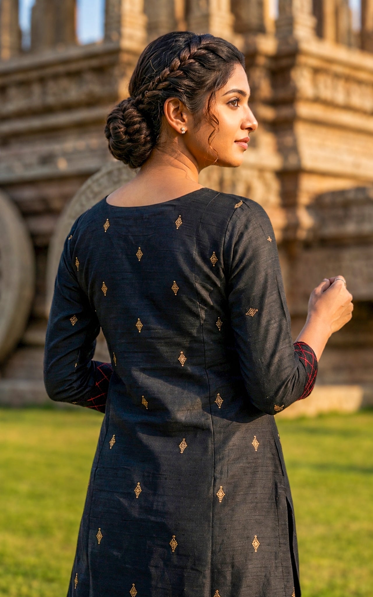 Subiksha Black (Kurti+Dupatta)