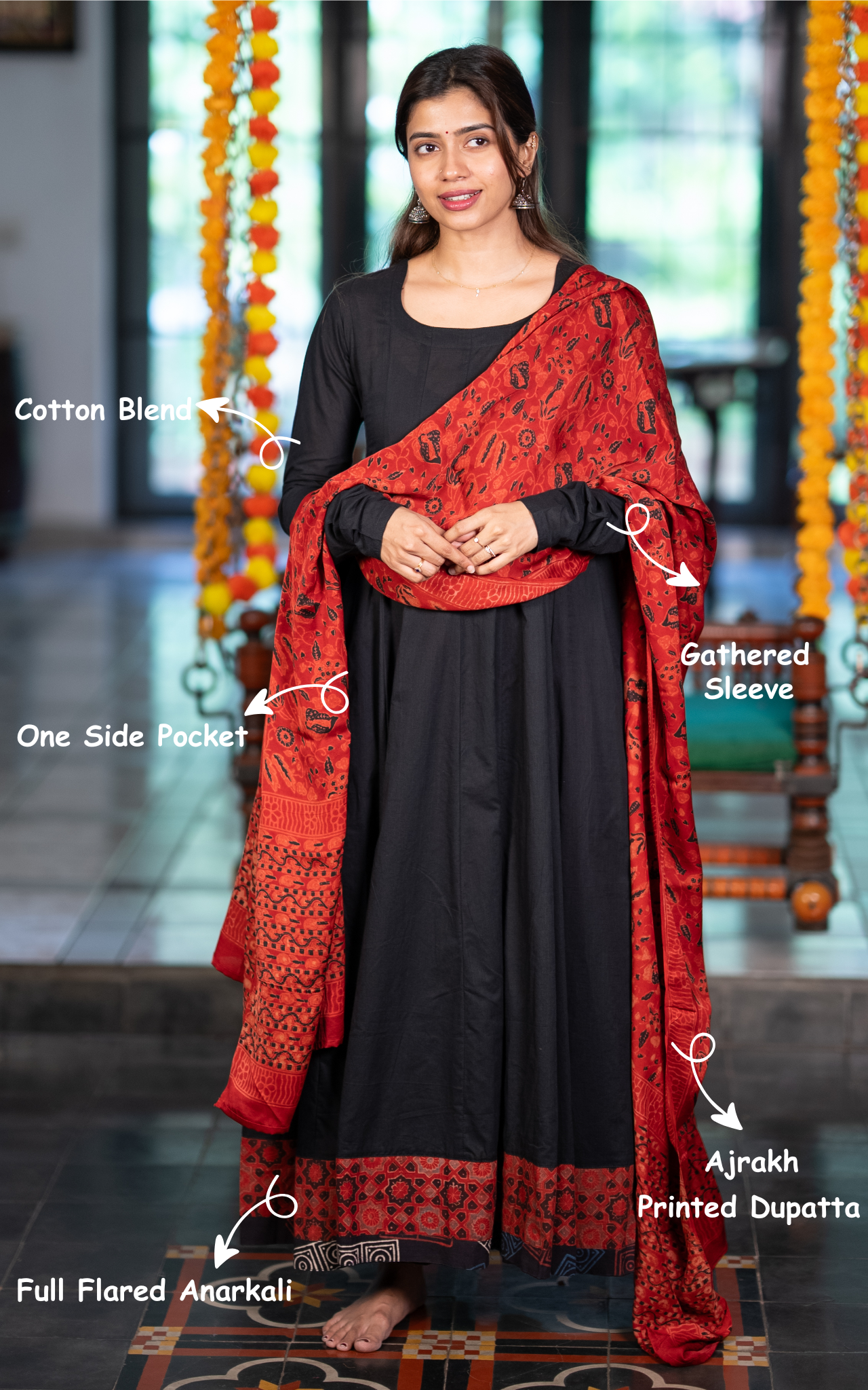 Charulatha Black (Kurti+Dupatta)