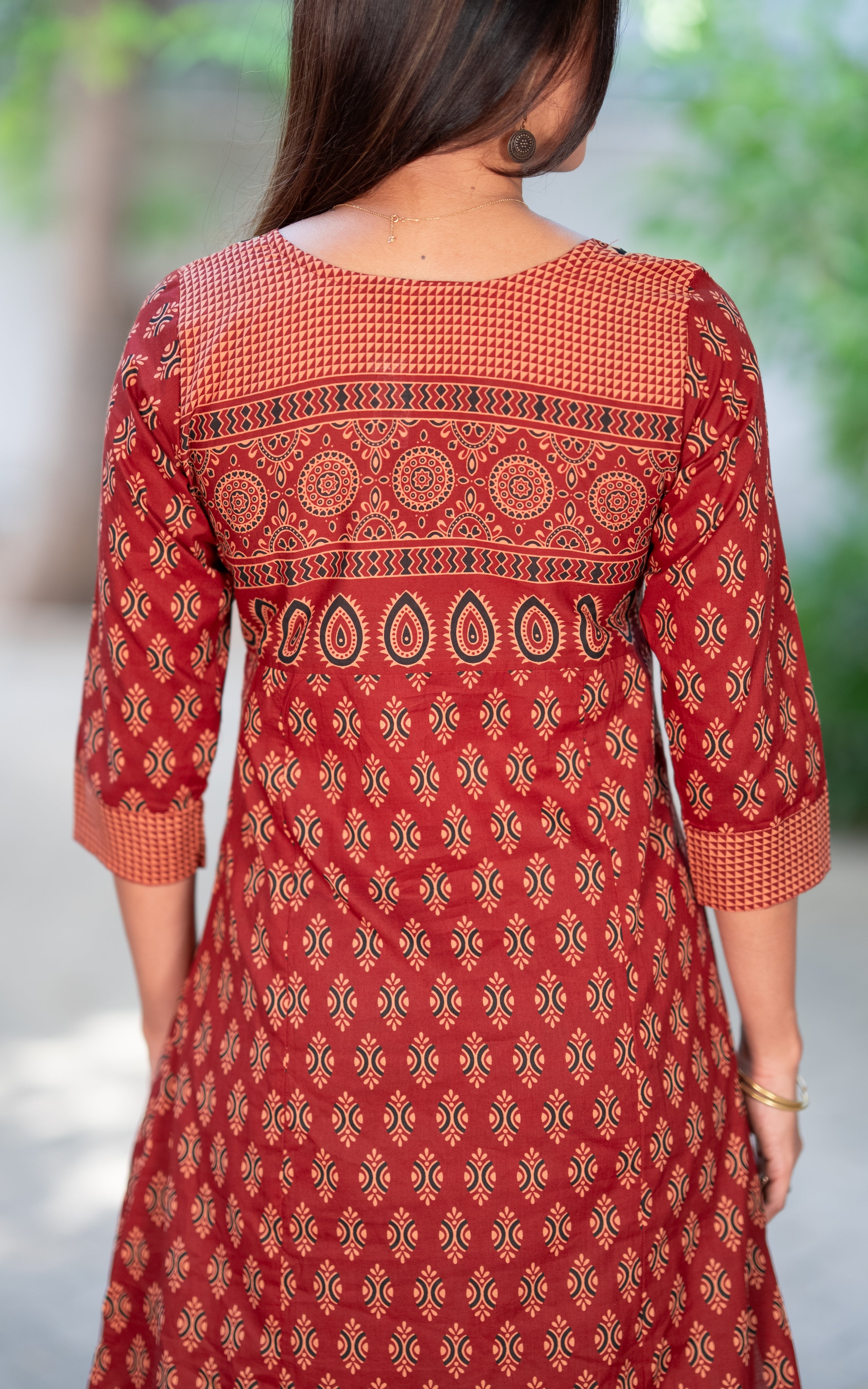 Suzhal Maroon