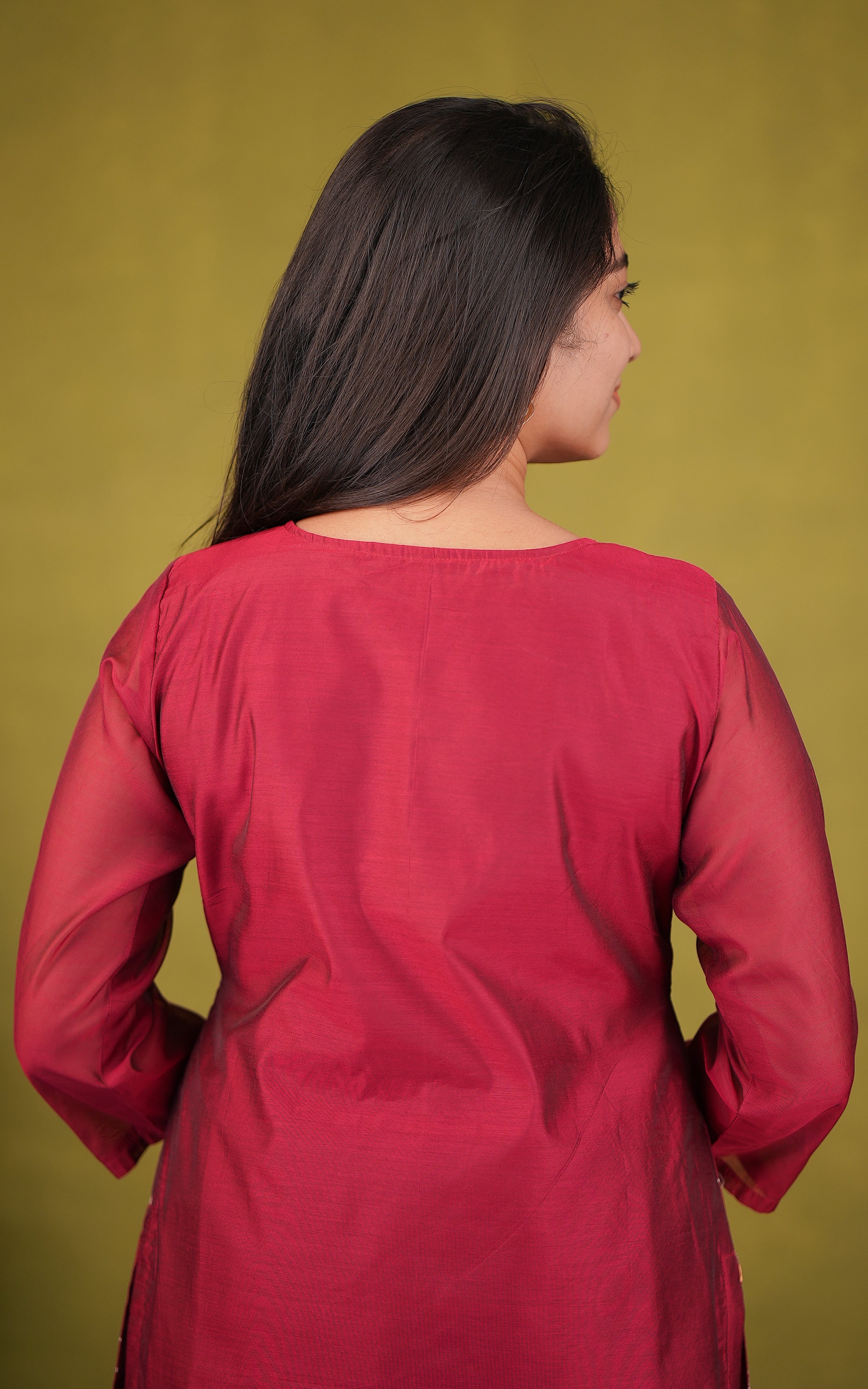 Back round neck