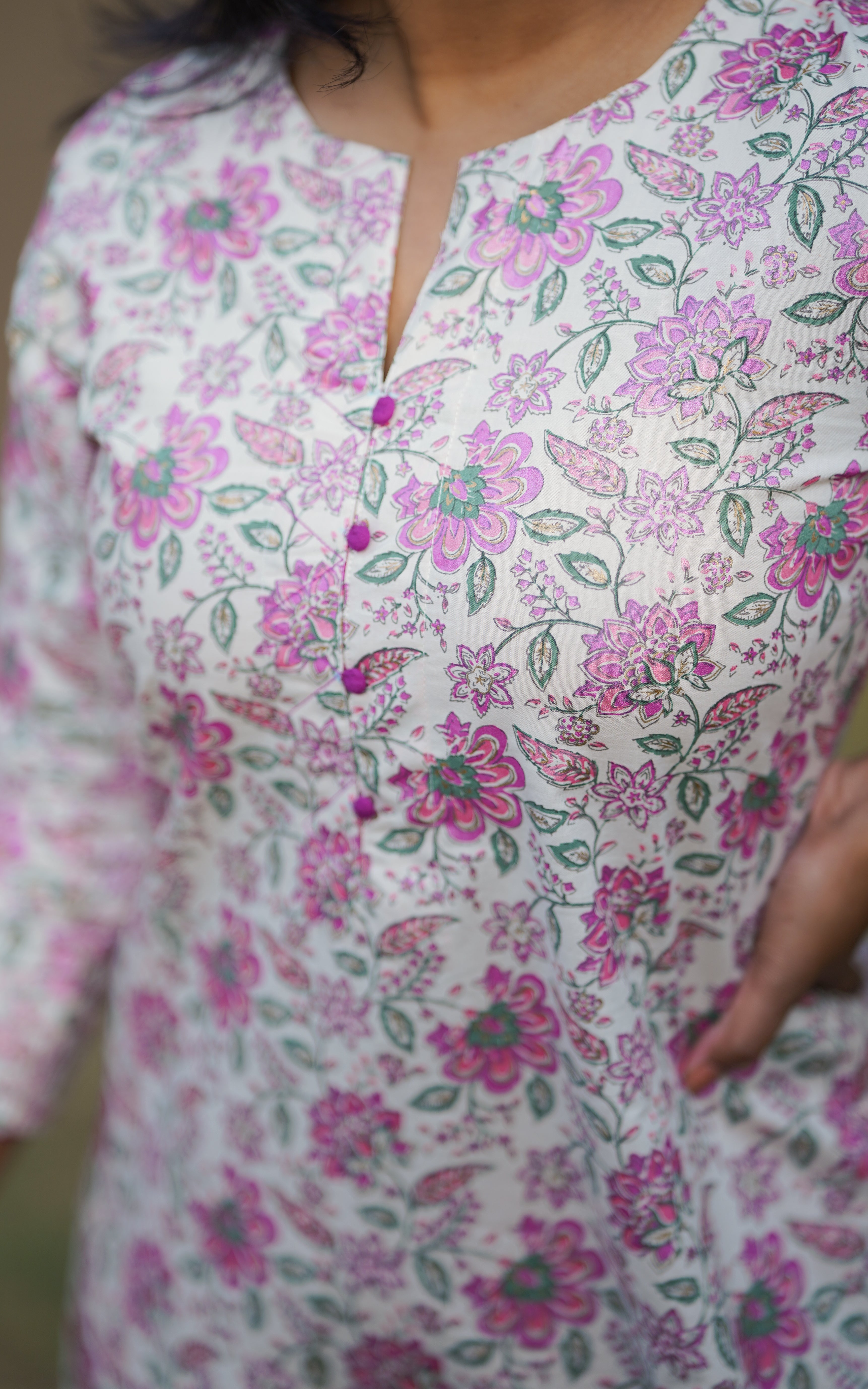 floral prints with v neck closed collar 