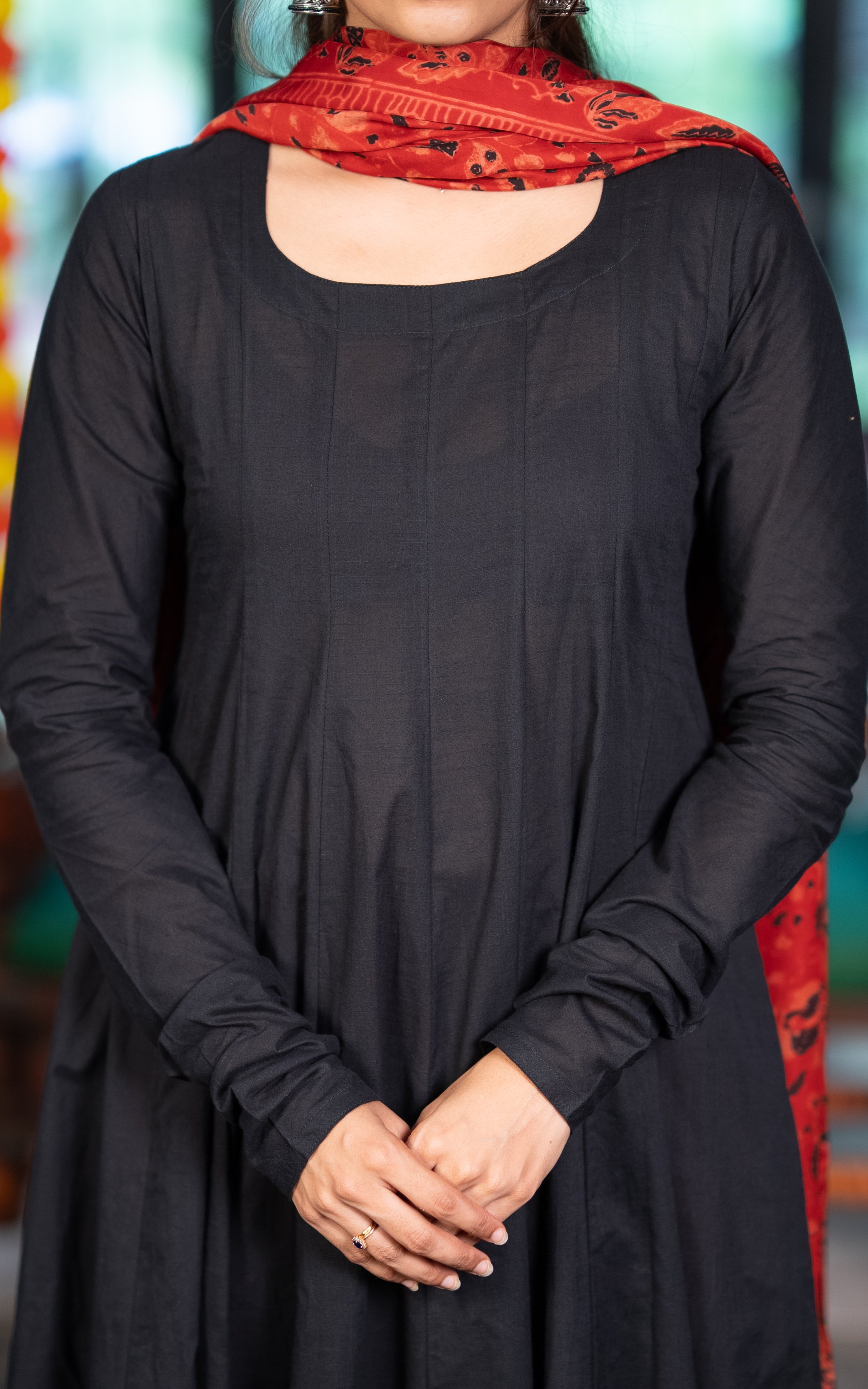 Charulatha Black (Kurti+Dupatta)
