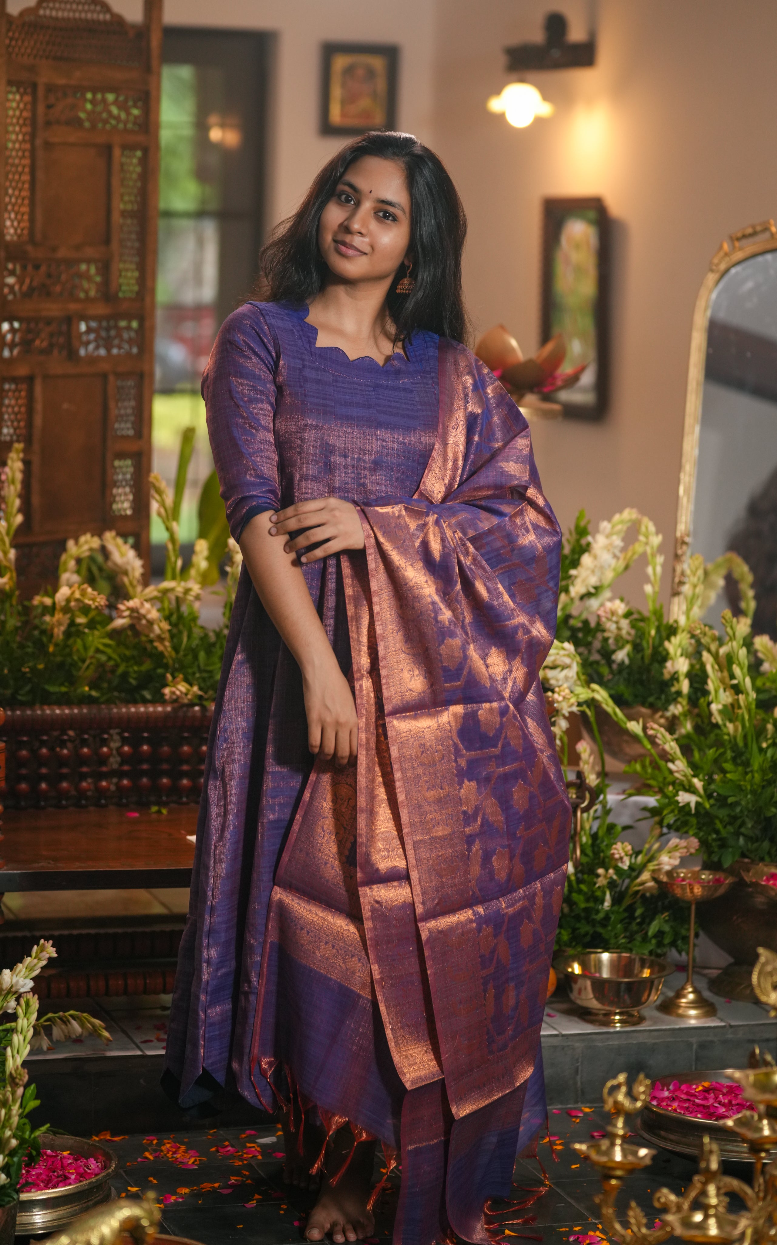 Close-up of the neckline featuring a unique scalloped edge design.
