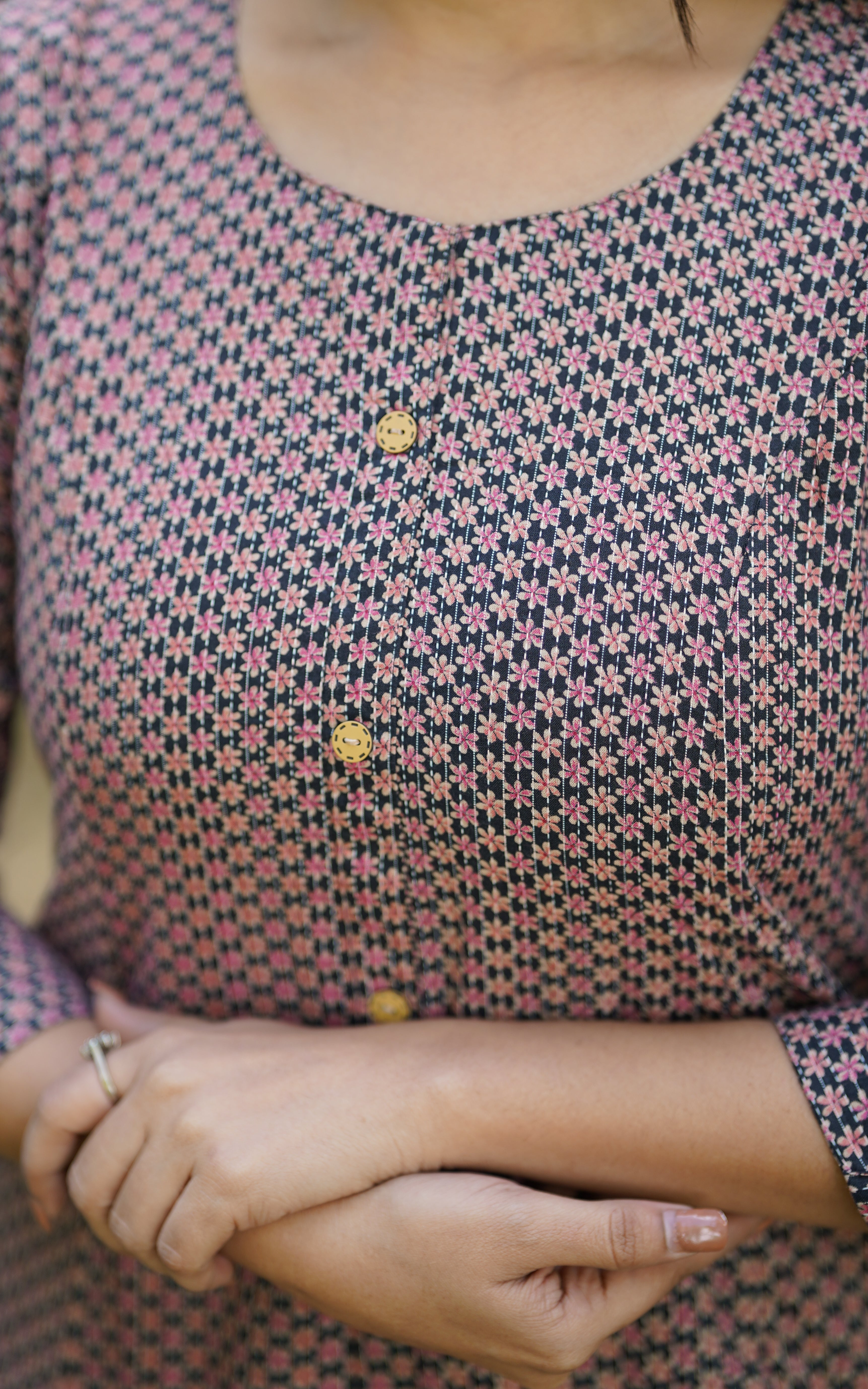 3/4th sleeves with neck buttons floral print - Instore