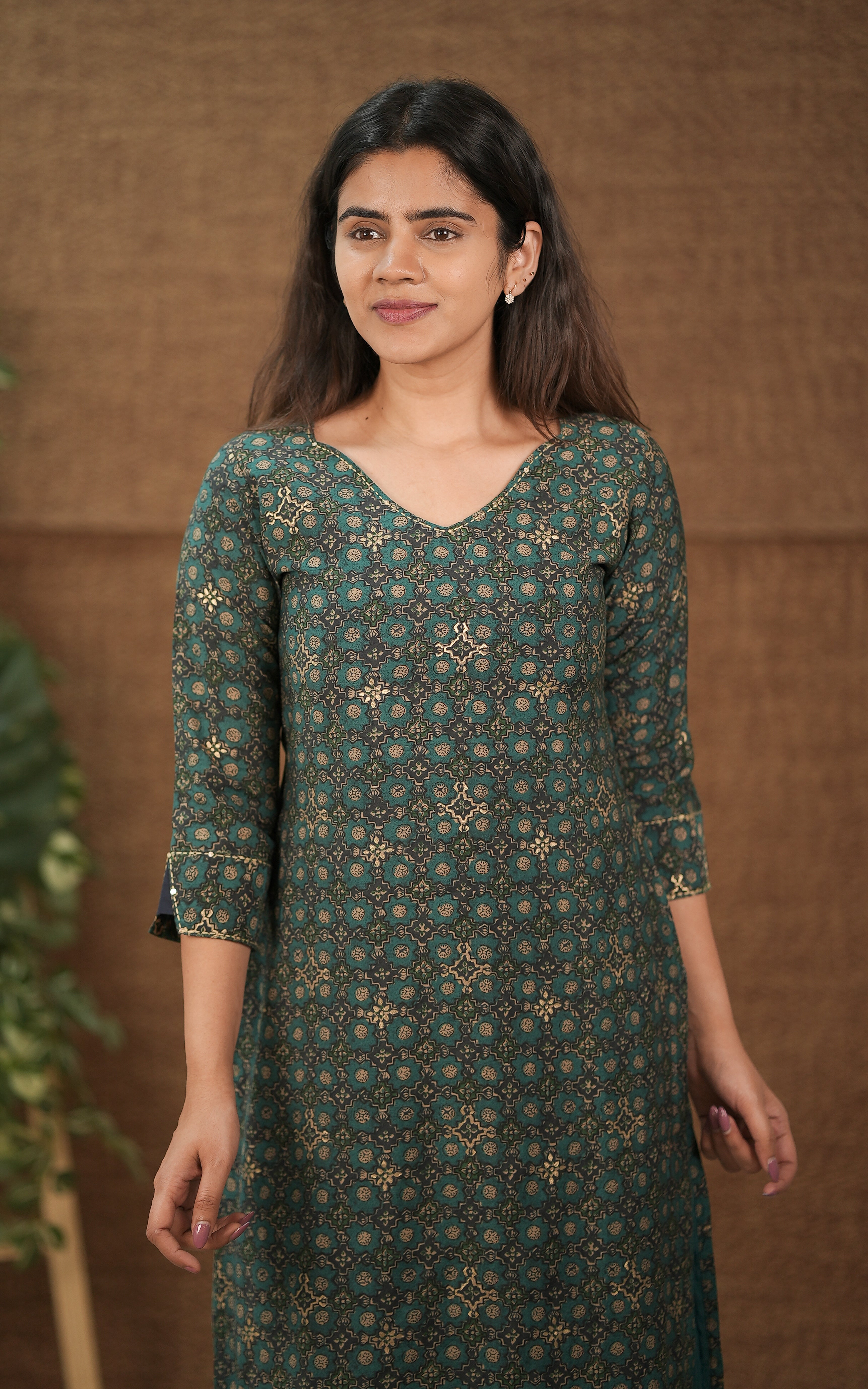 green kurti 3/4th sleeves v neck