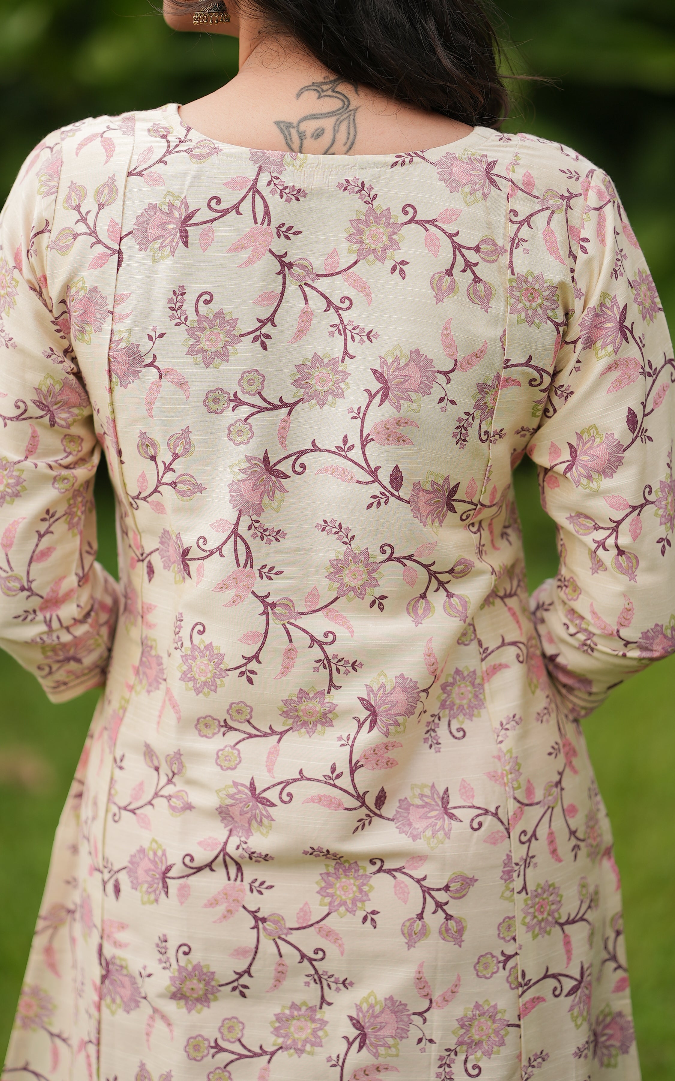 Simple ethnic wear
