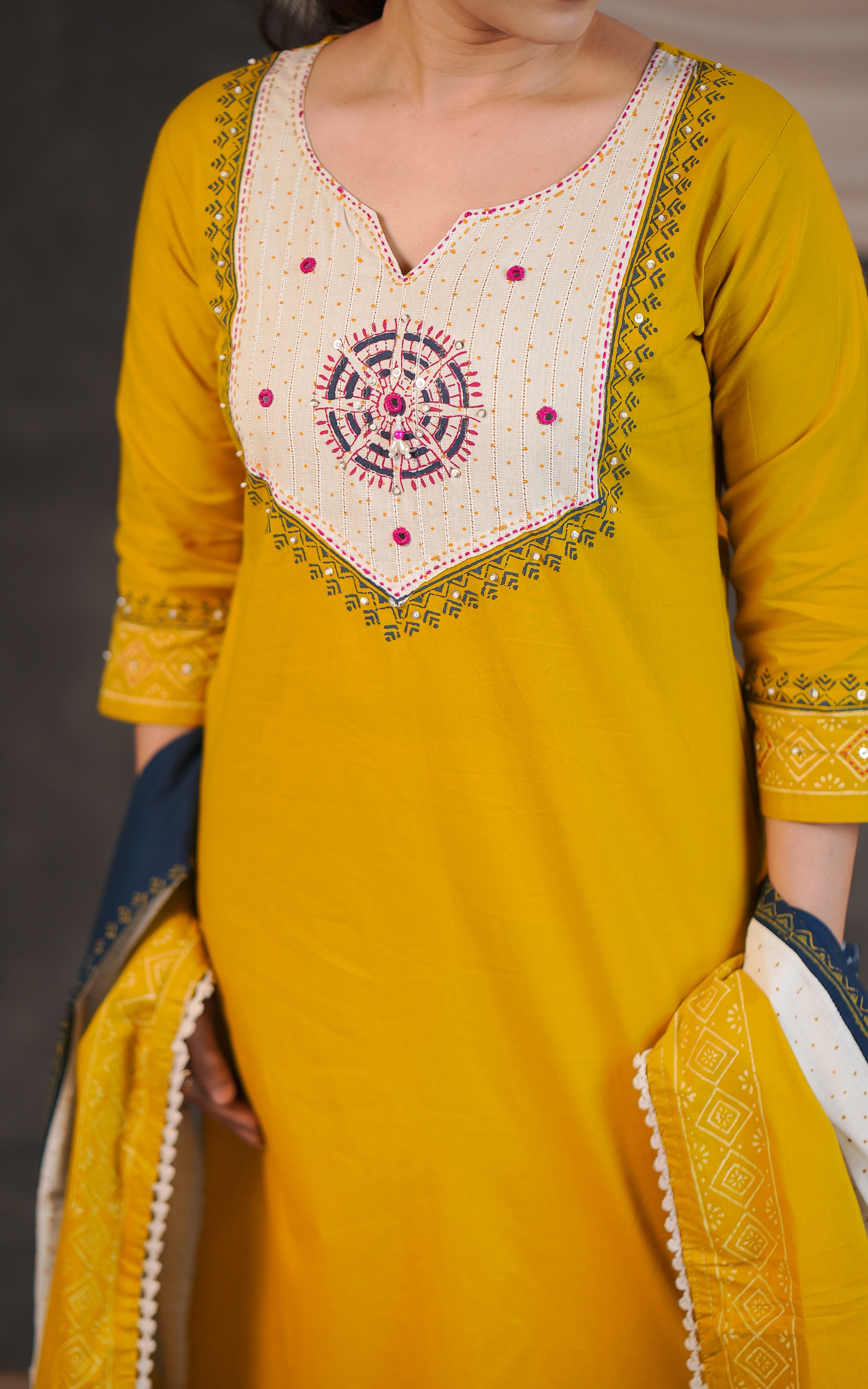 Indhu B Handblock (Kurti+Dupatta)
