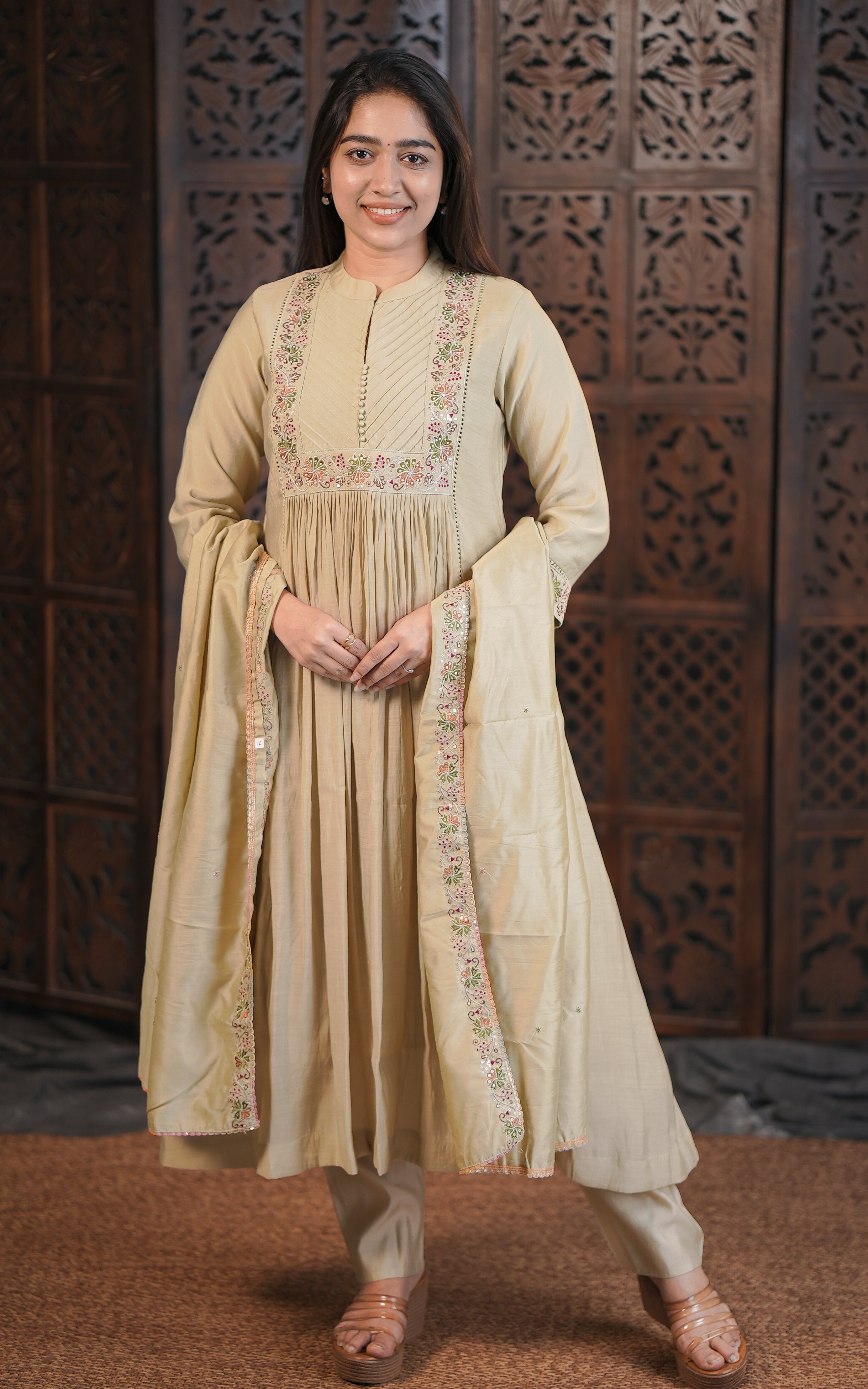Oviyam (Kurti+Pant+Dupatta)