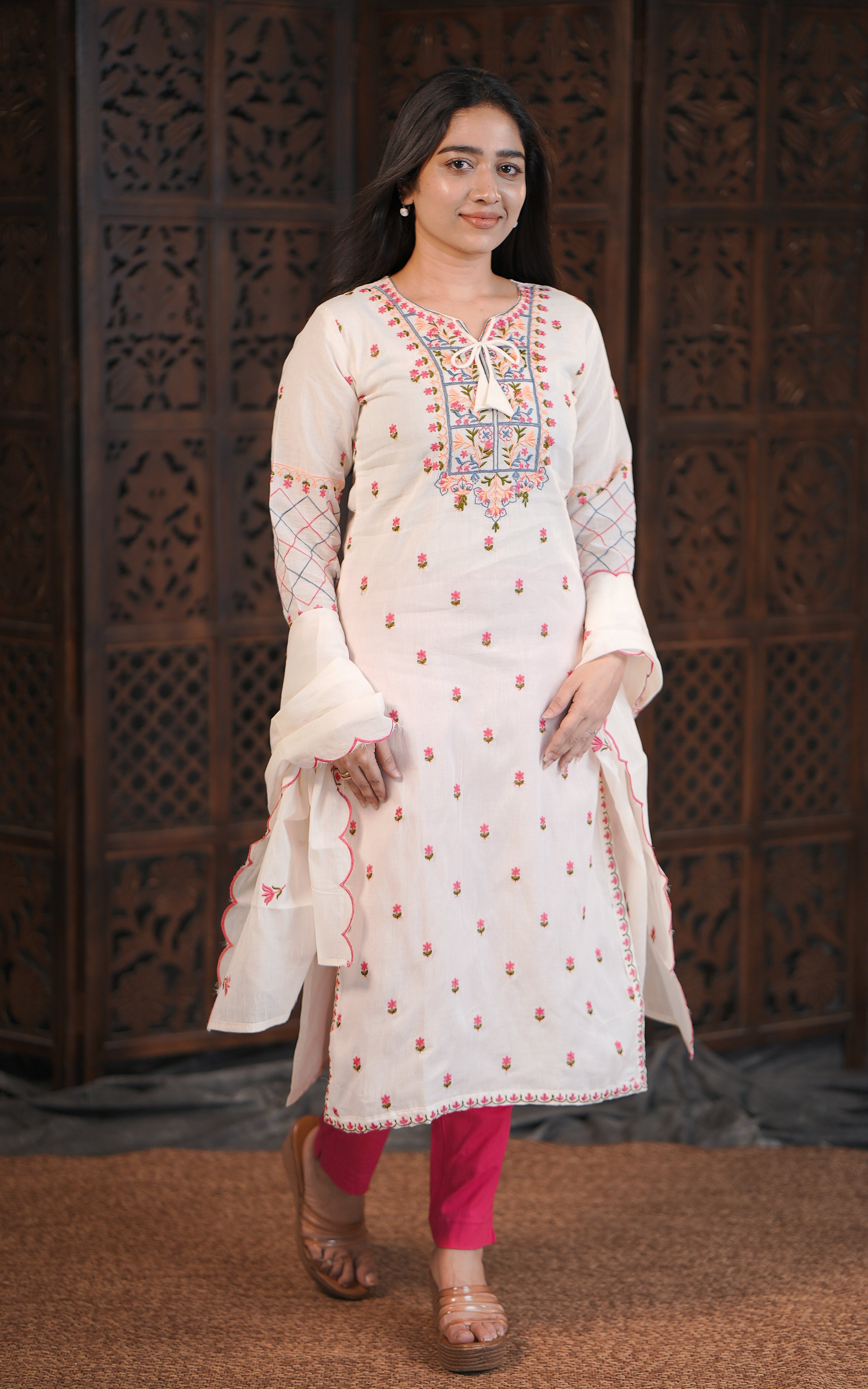 Dharmapriya (Kurti+Dupatta)