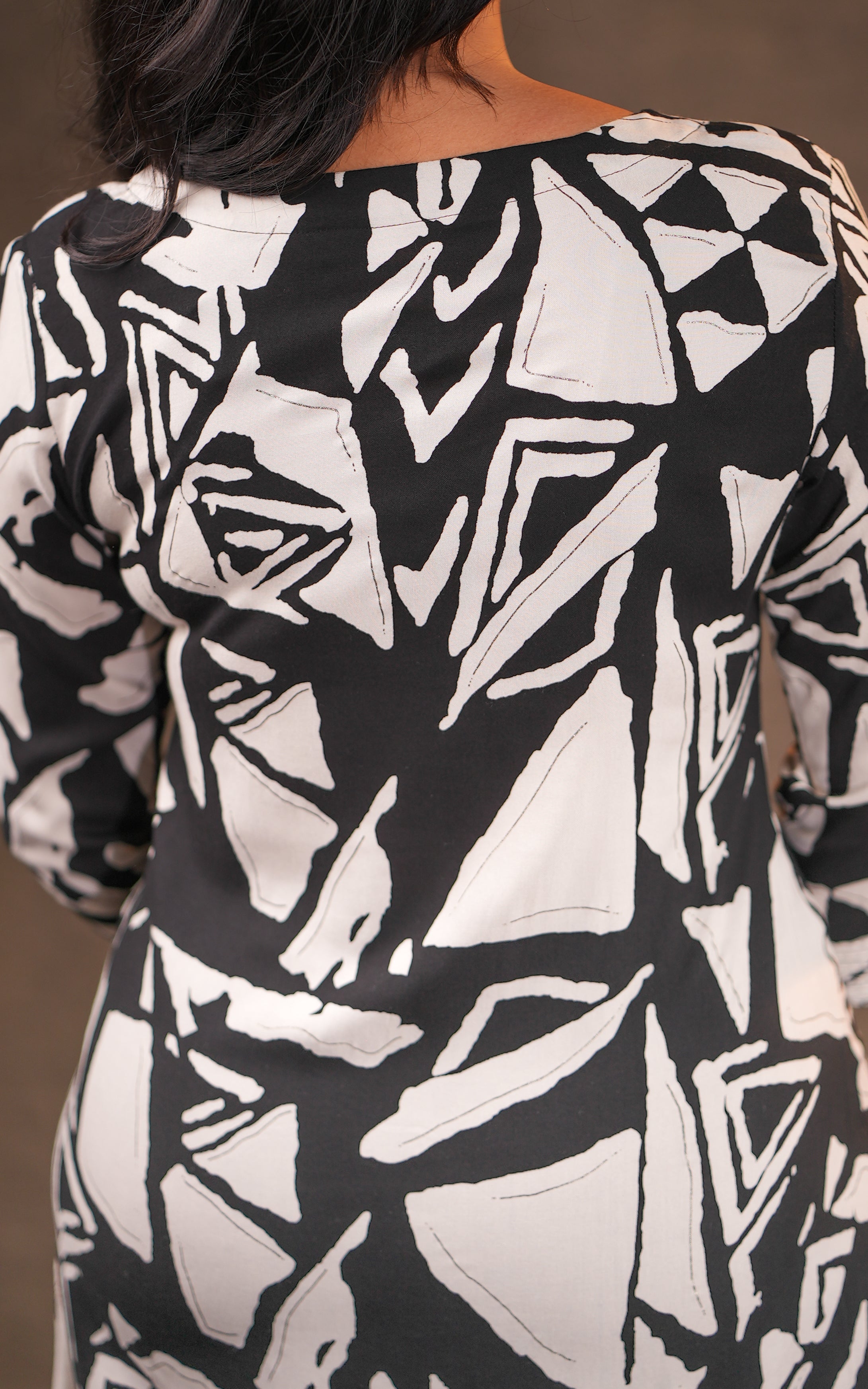 Instore - Black & White Color Rayon Aline Kurti with Side Slit Paired with a Dupatta & No Lining