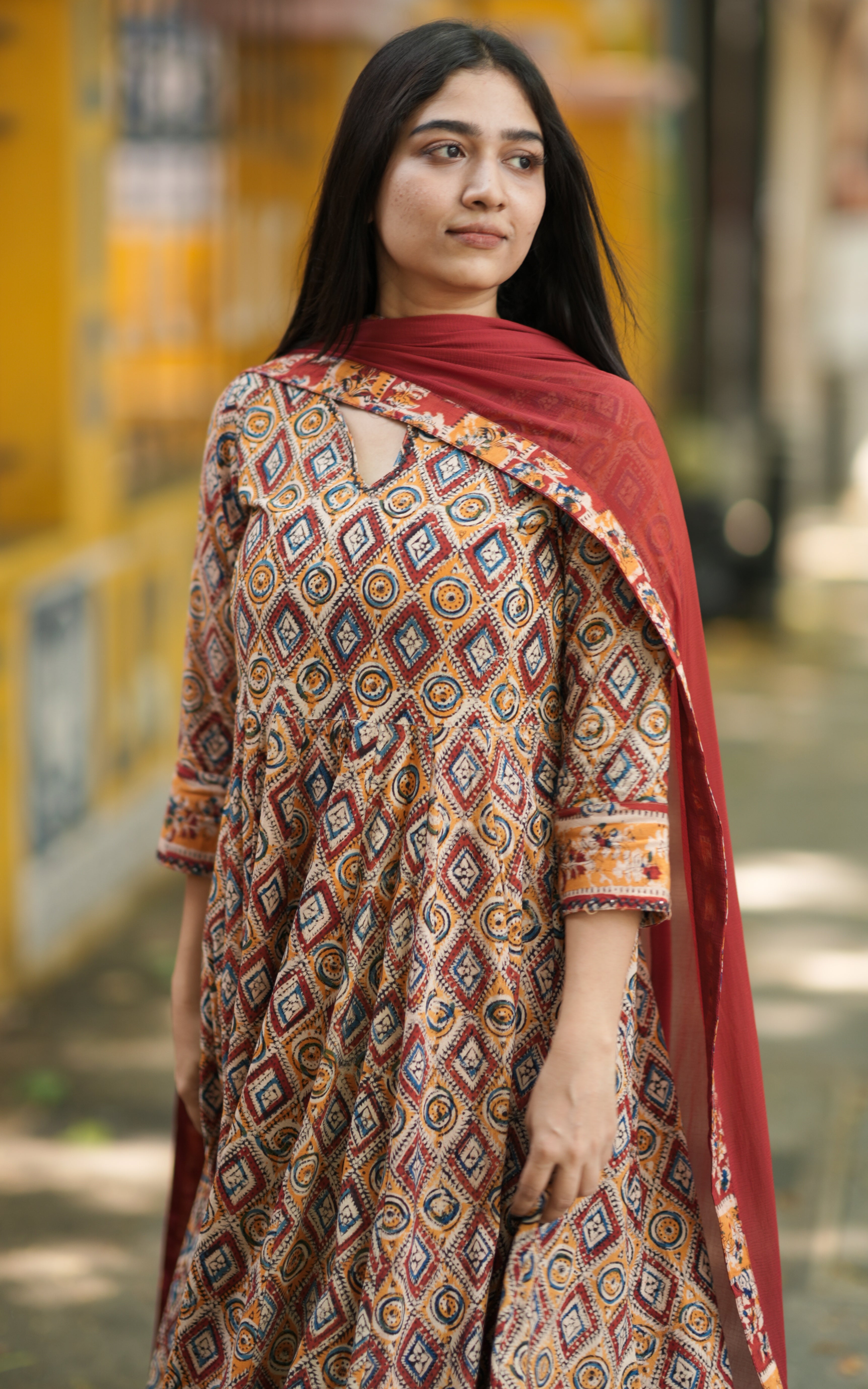 red dupatta with borders