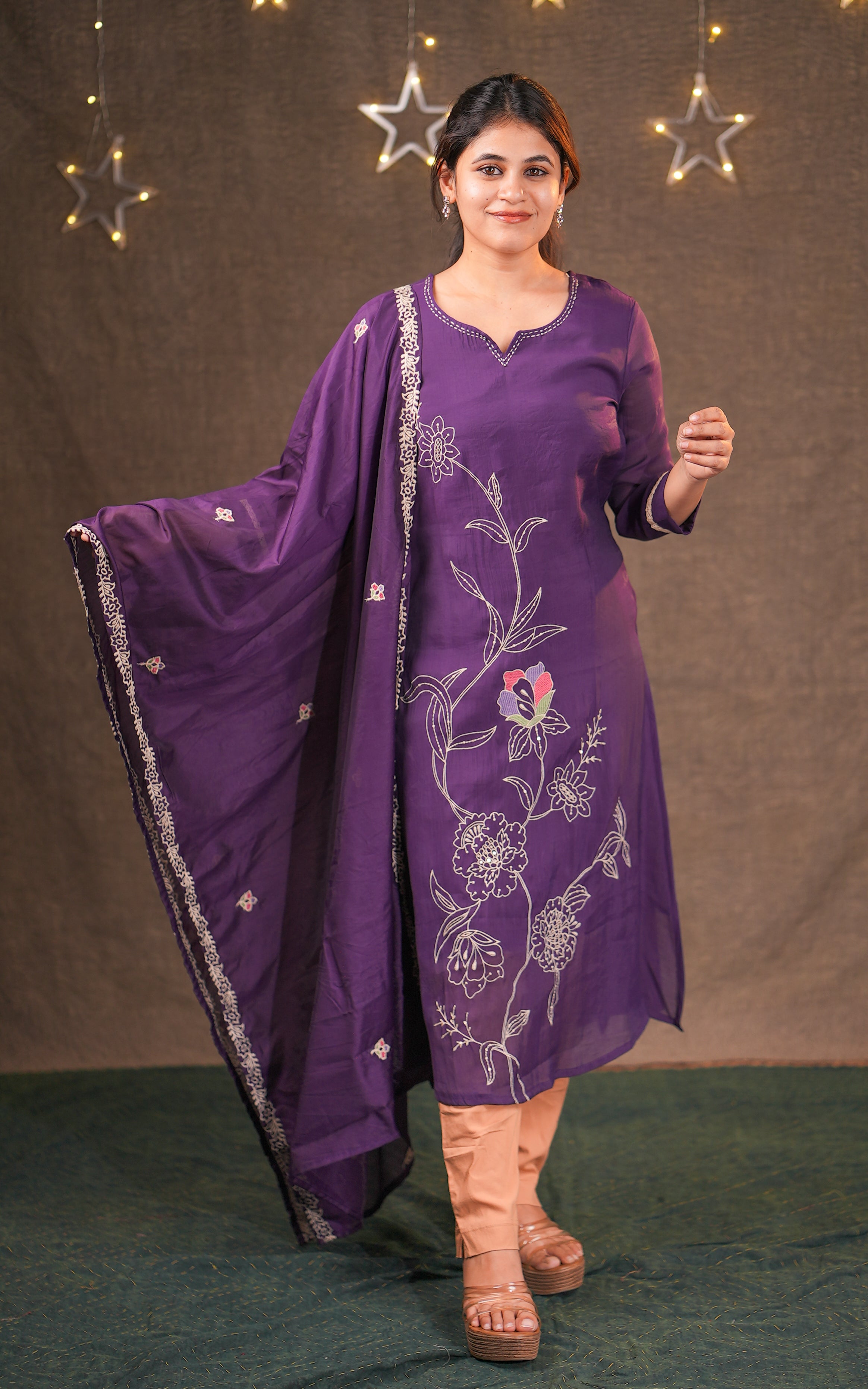 Simple ethnic wear