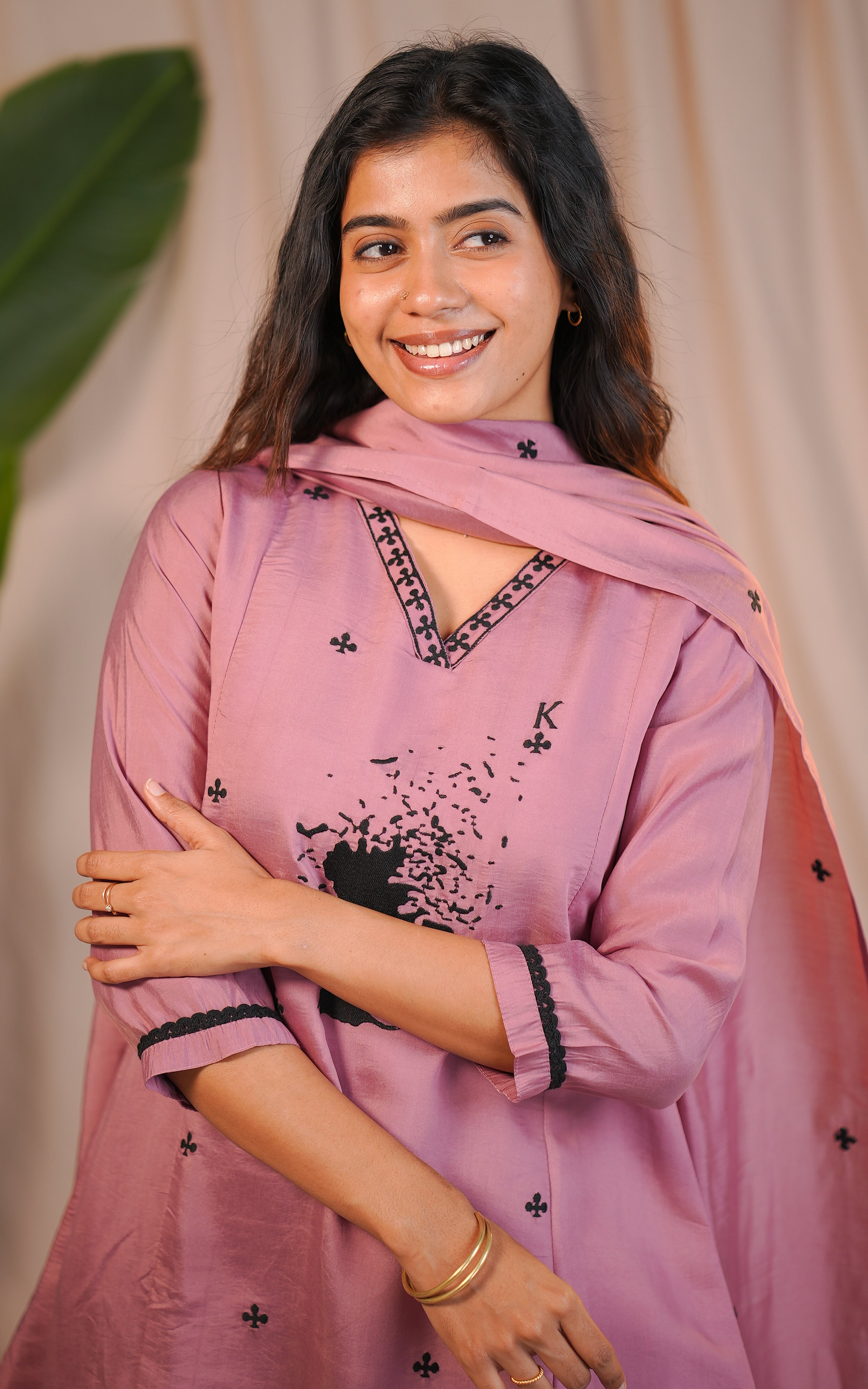 Meenvizhi A (Kurti+Dupatta)