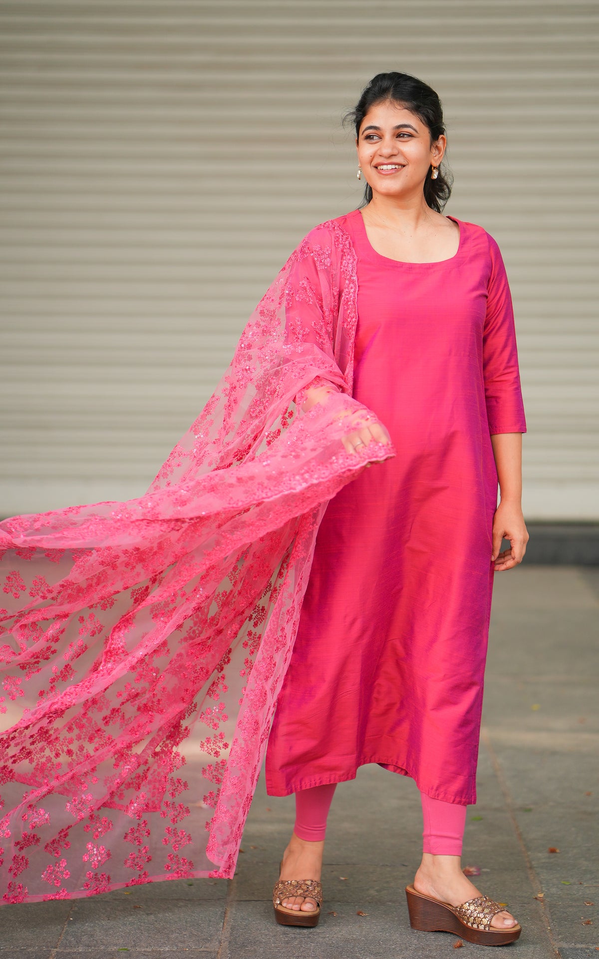 Kannukkul Nilavu Pink  (Kurti+Dupatta)