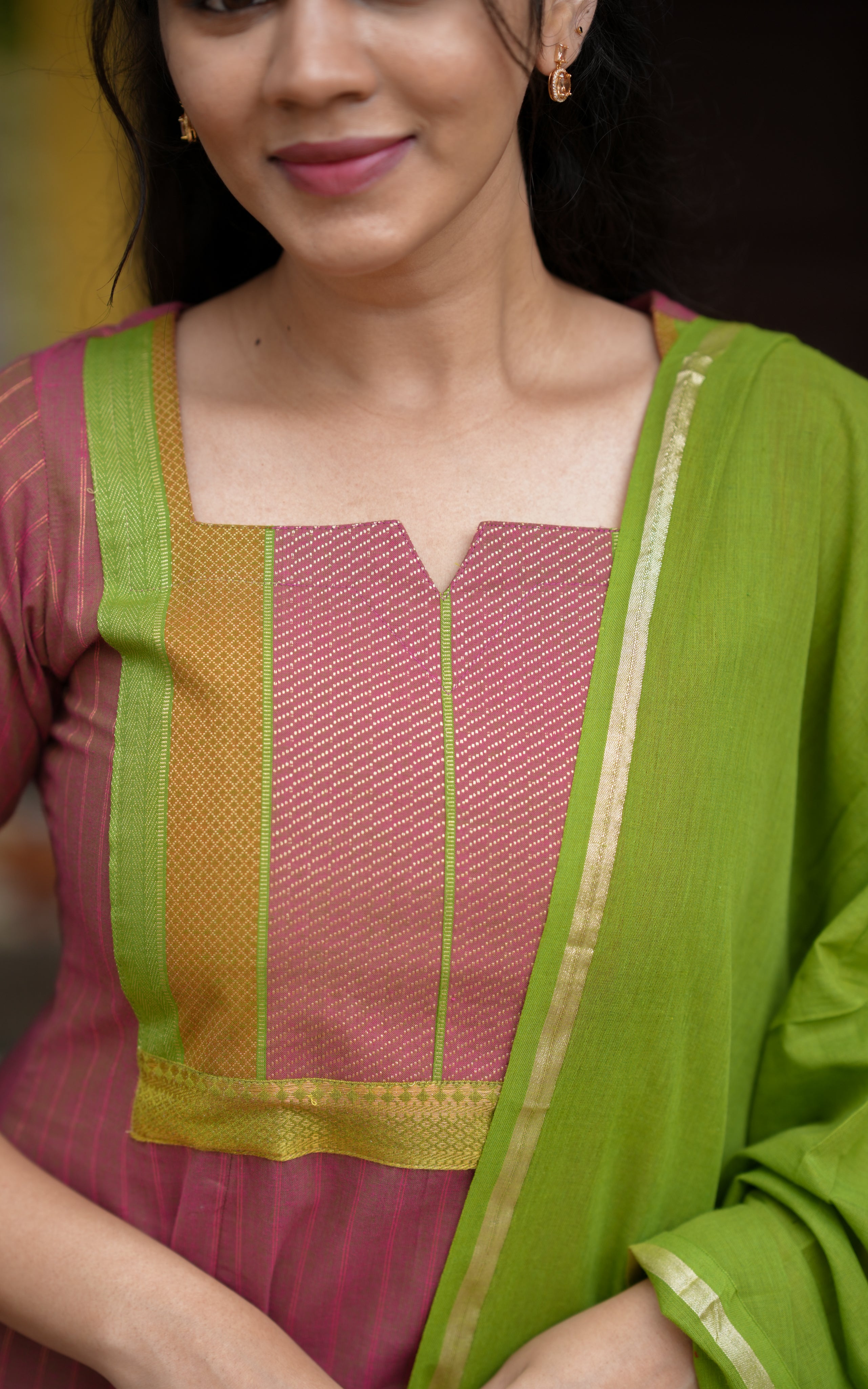 Simple ethnic wear