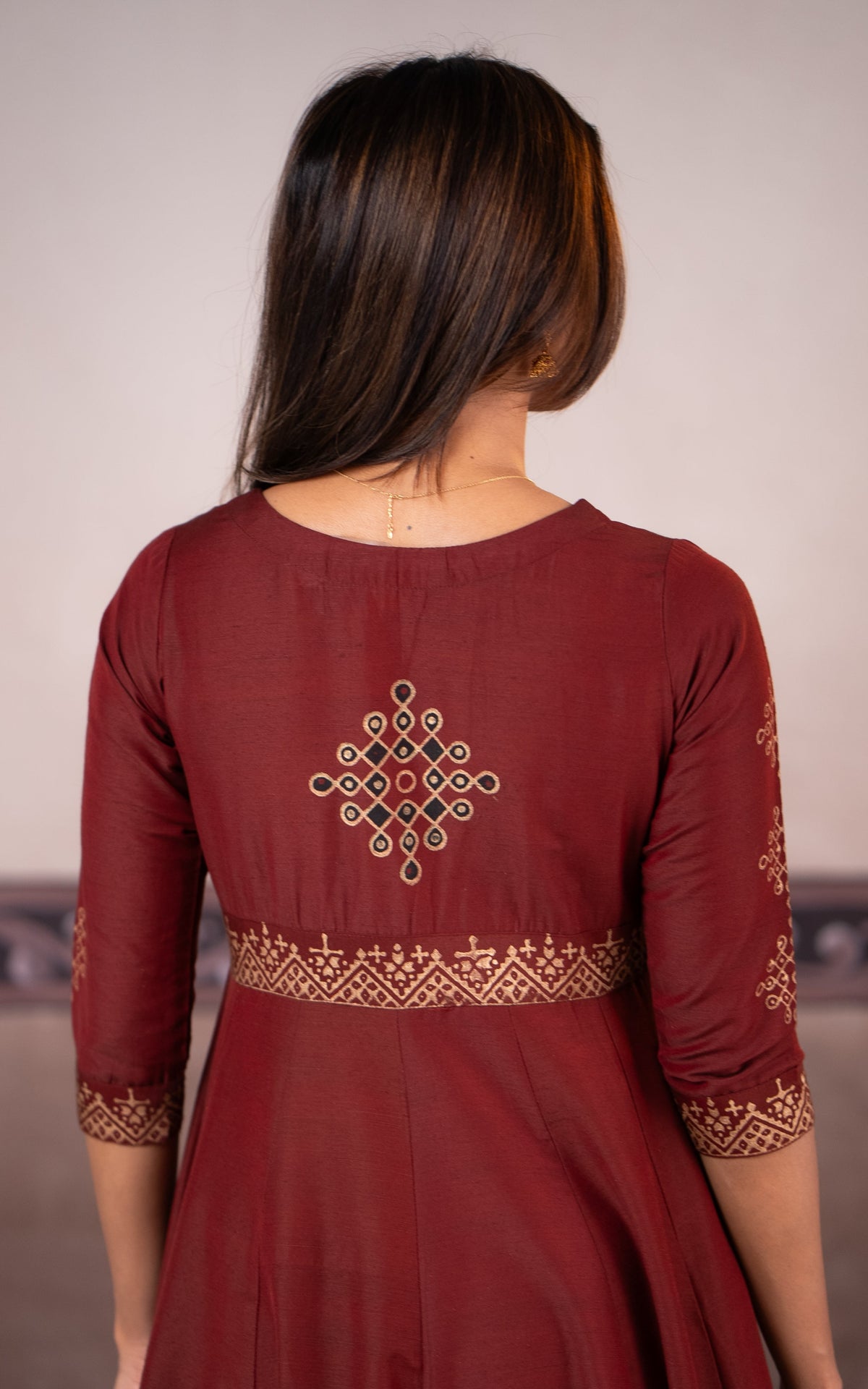 Kolangal Reddish Brown