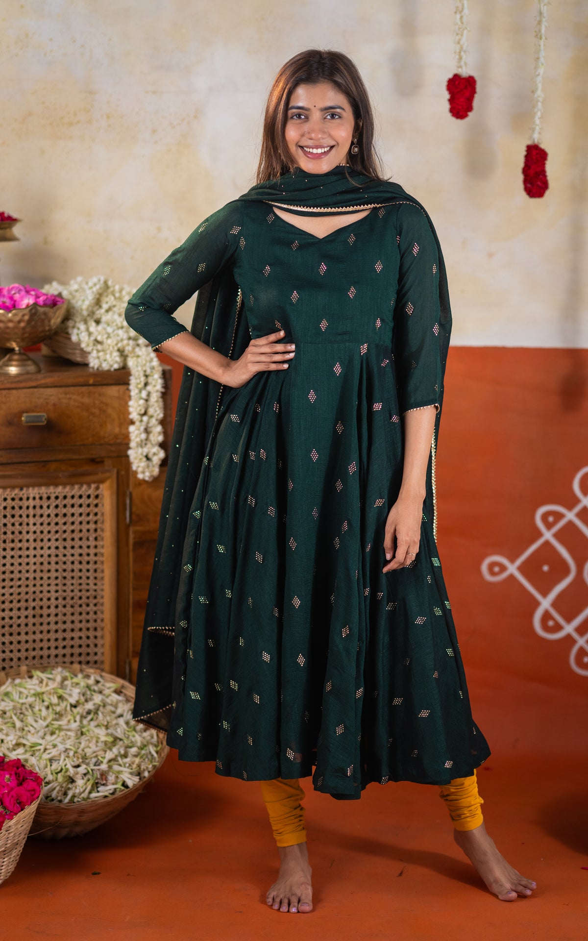 Vizha Pontharigai C (Kurti+Dupatta)