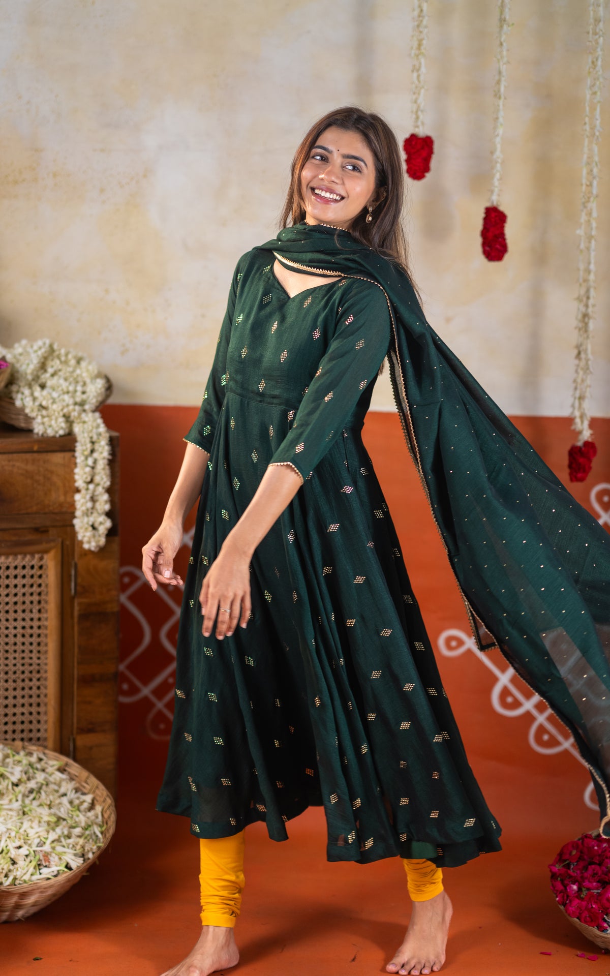 Vizha Pontharigai C (Kurti+Dupatta)