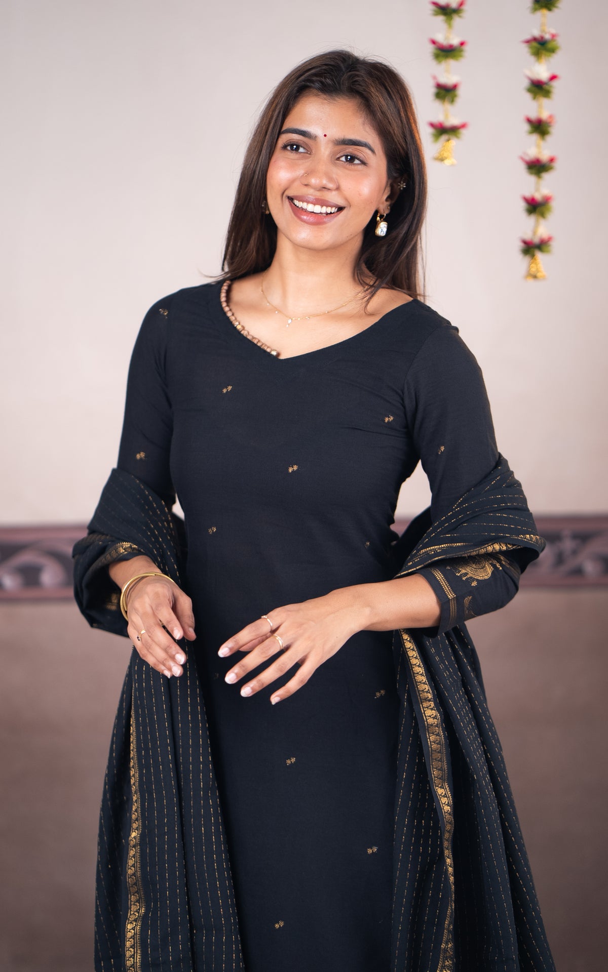 Paingili Black (Kurti+Dupatta)