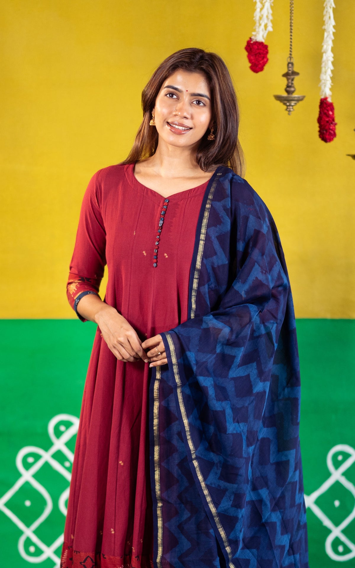 Vintage Vizha Paingili (Kurti+Dupatta)