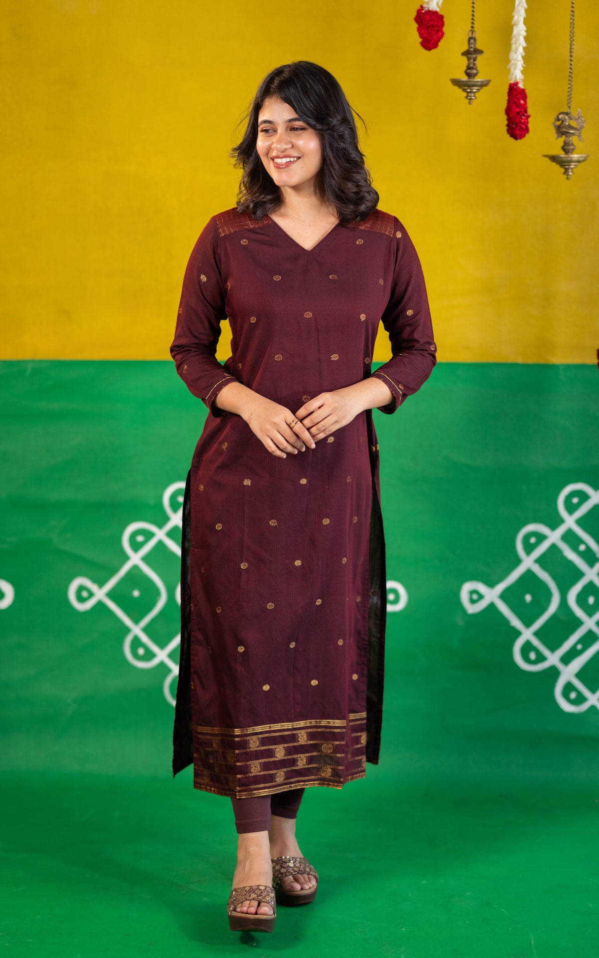 Rudra Mayil Border Coffee Brown