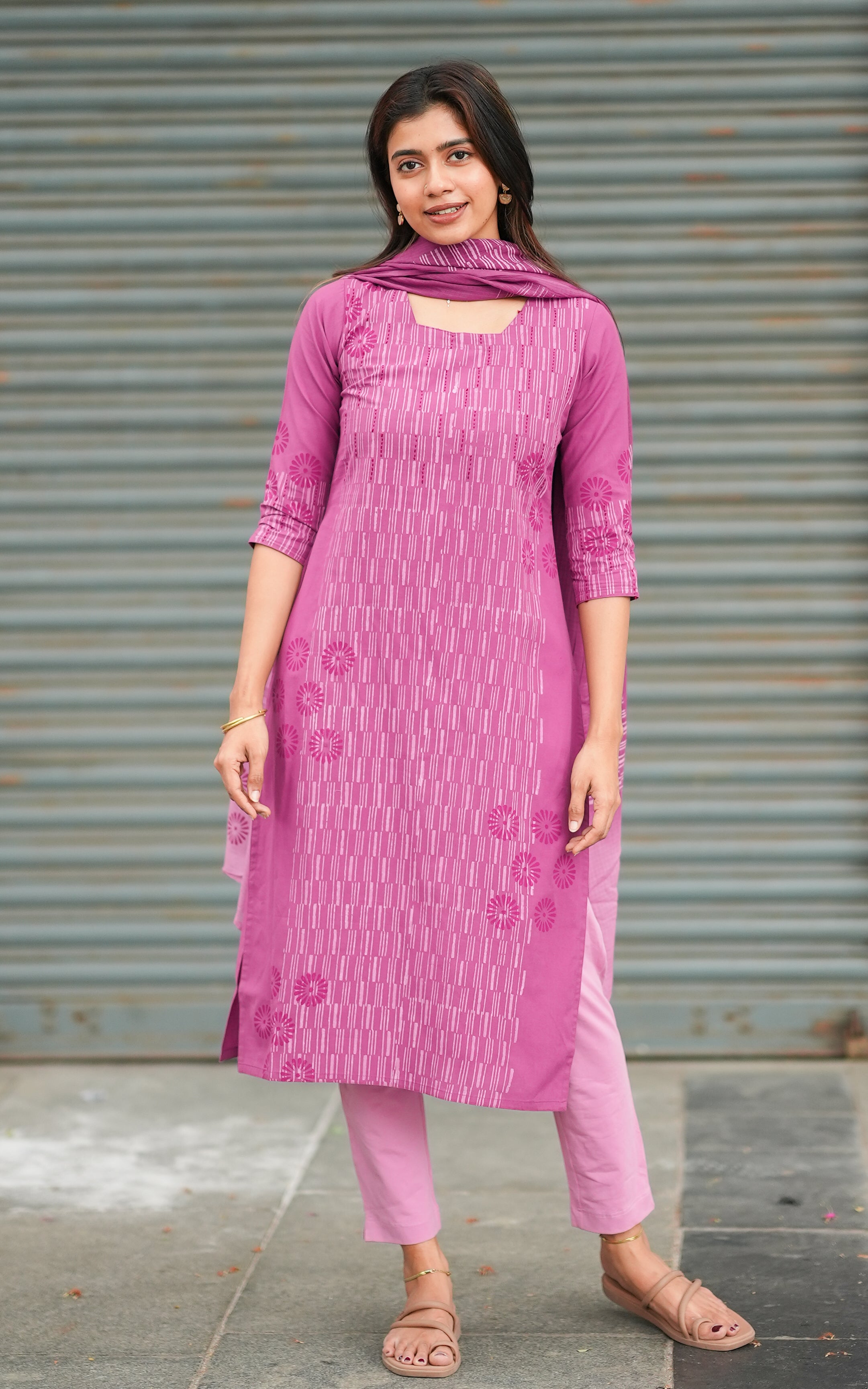 Avanthika B (Kurti+Dupatta)
