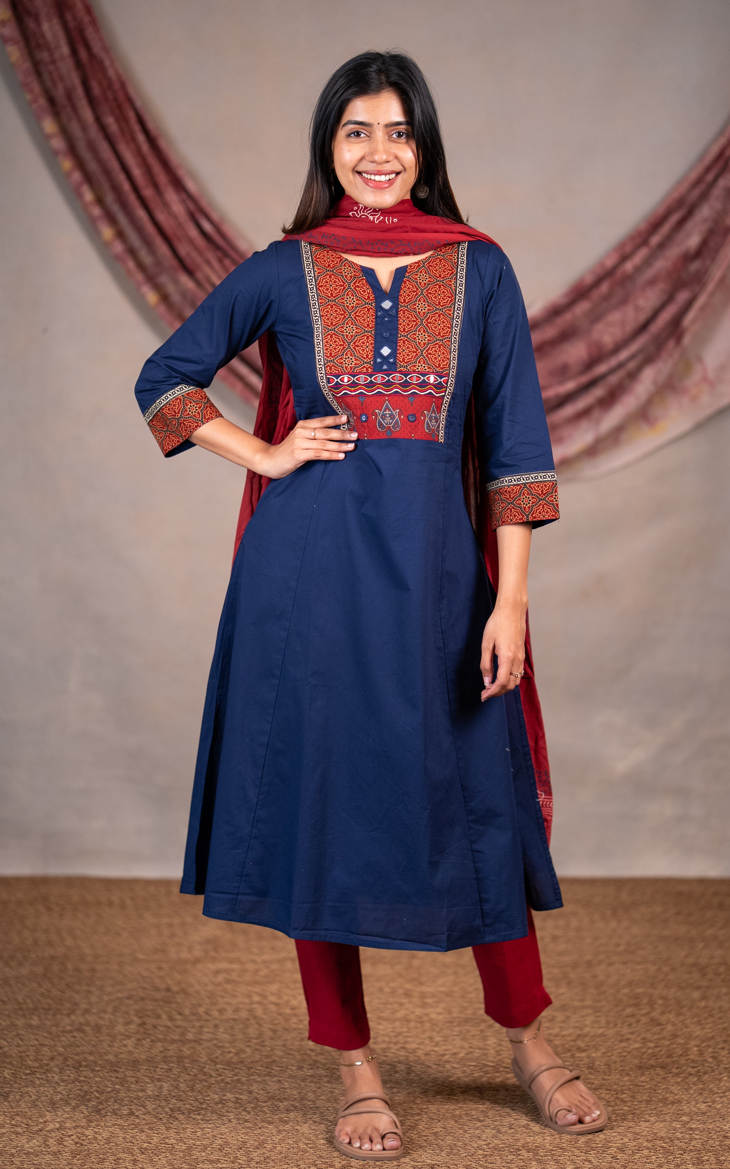 Tharshika (Kurti+Dupatta)