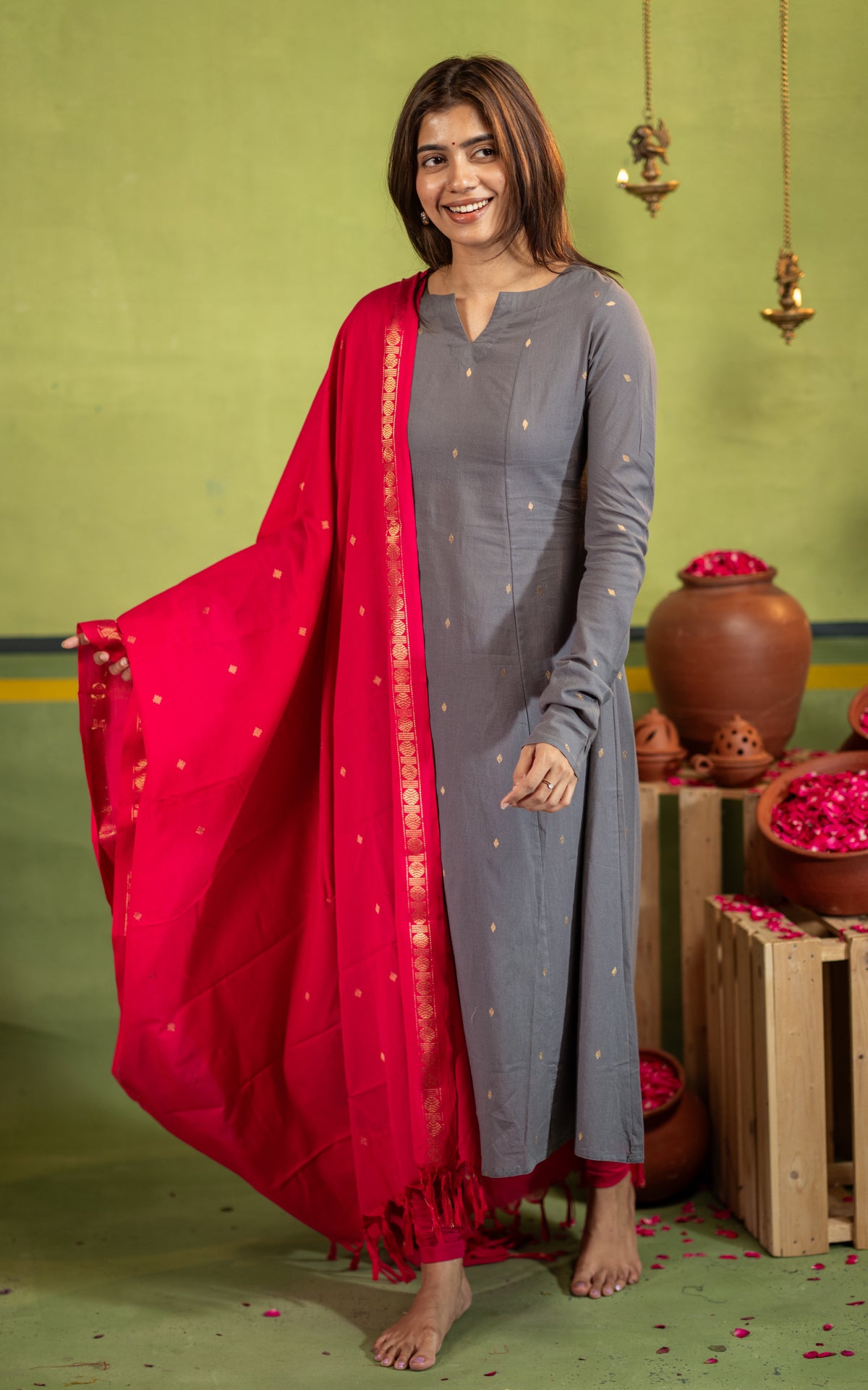 Kadhalar Dhinam Festive A (Kurti+Dupatta)
