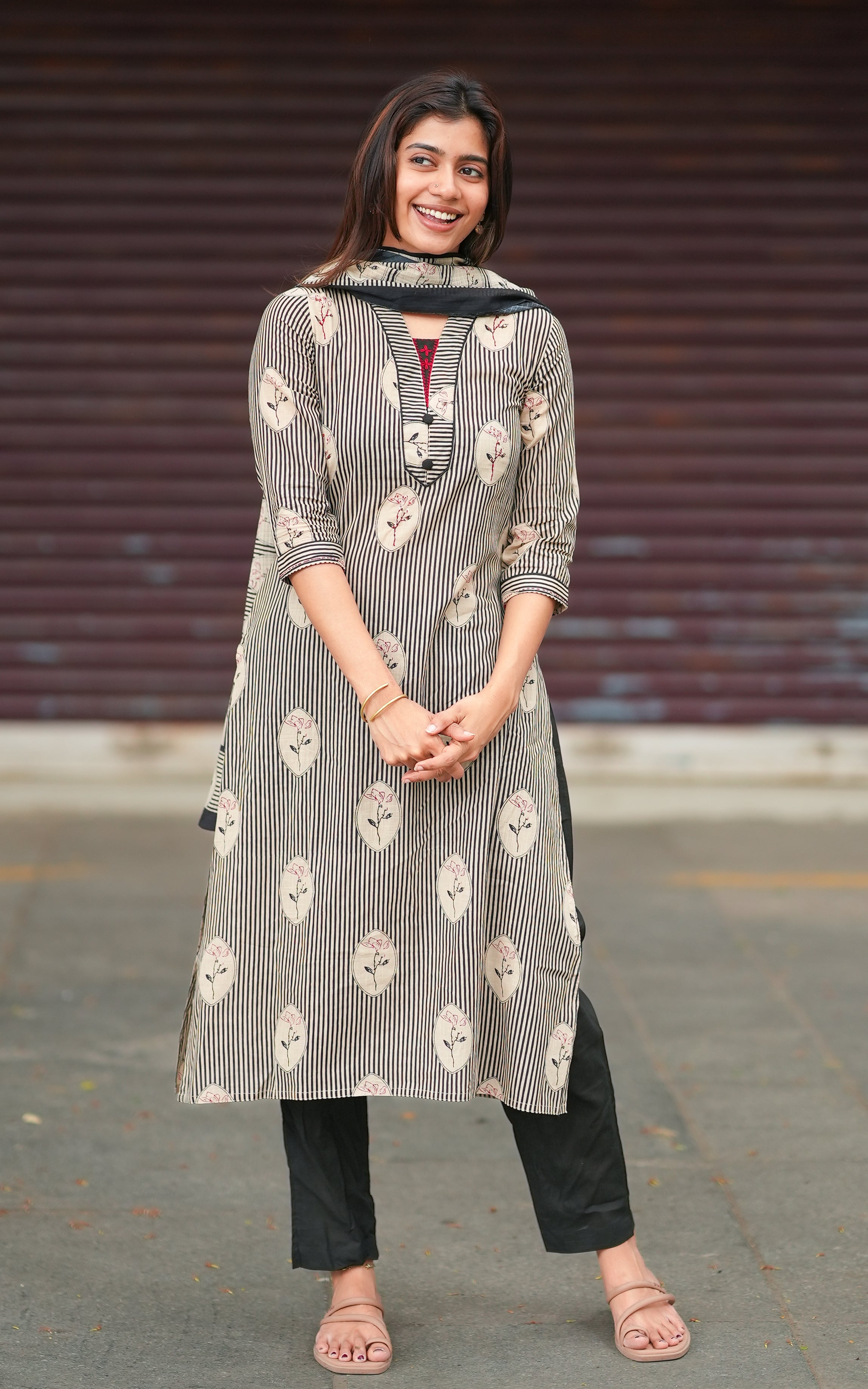 Velichapoove B (Kurti+Pant+Dupatta)