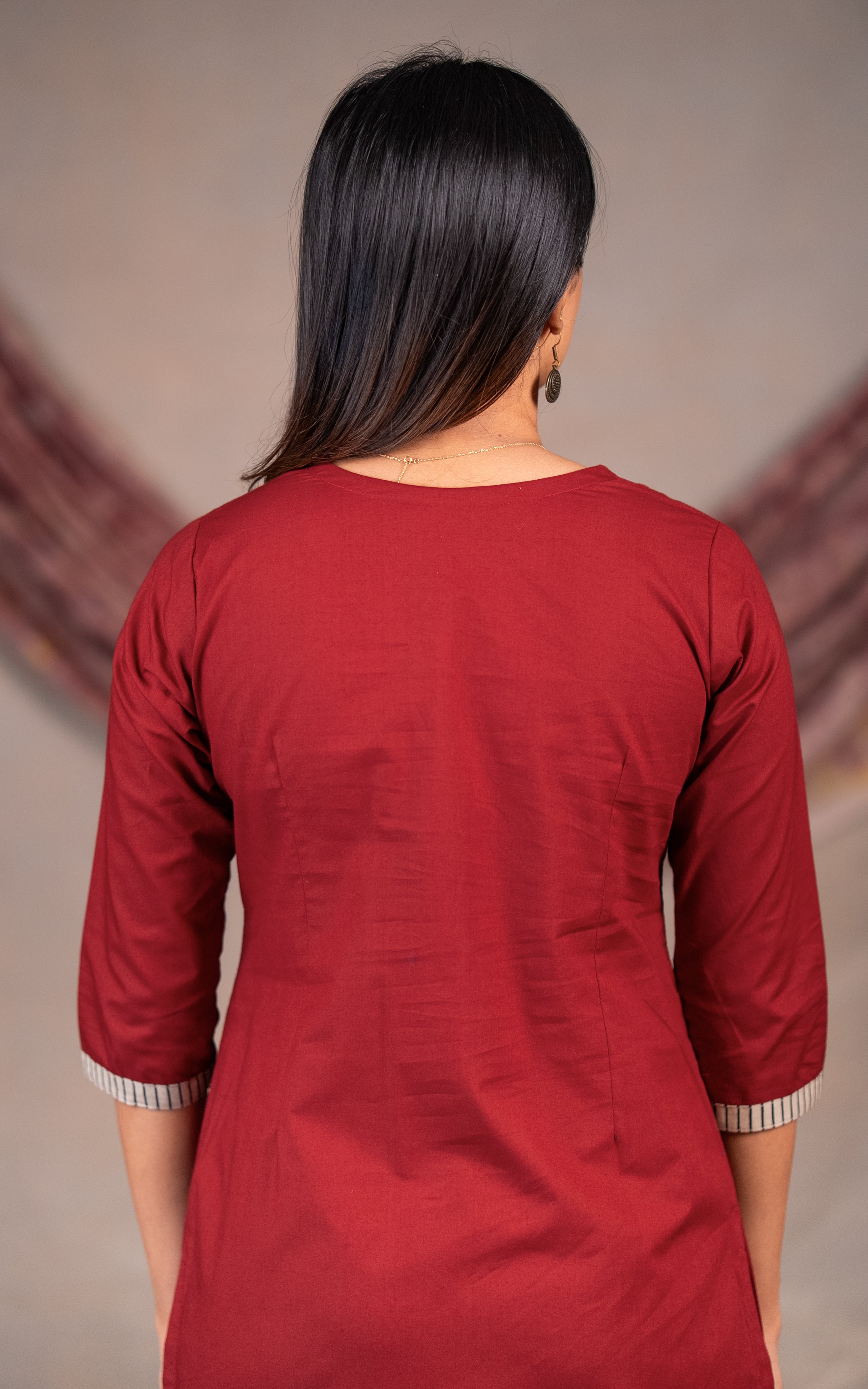 Ilayanila Maroon