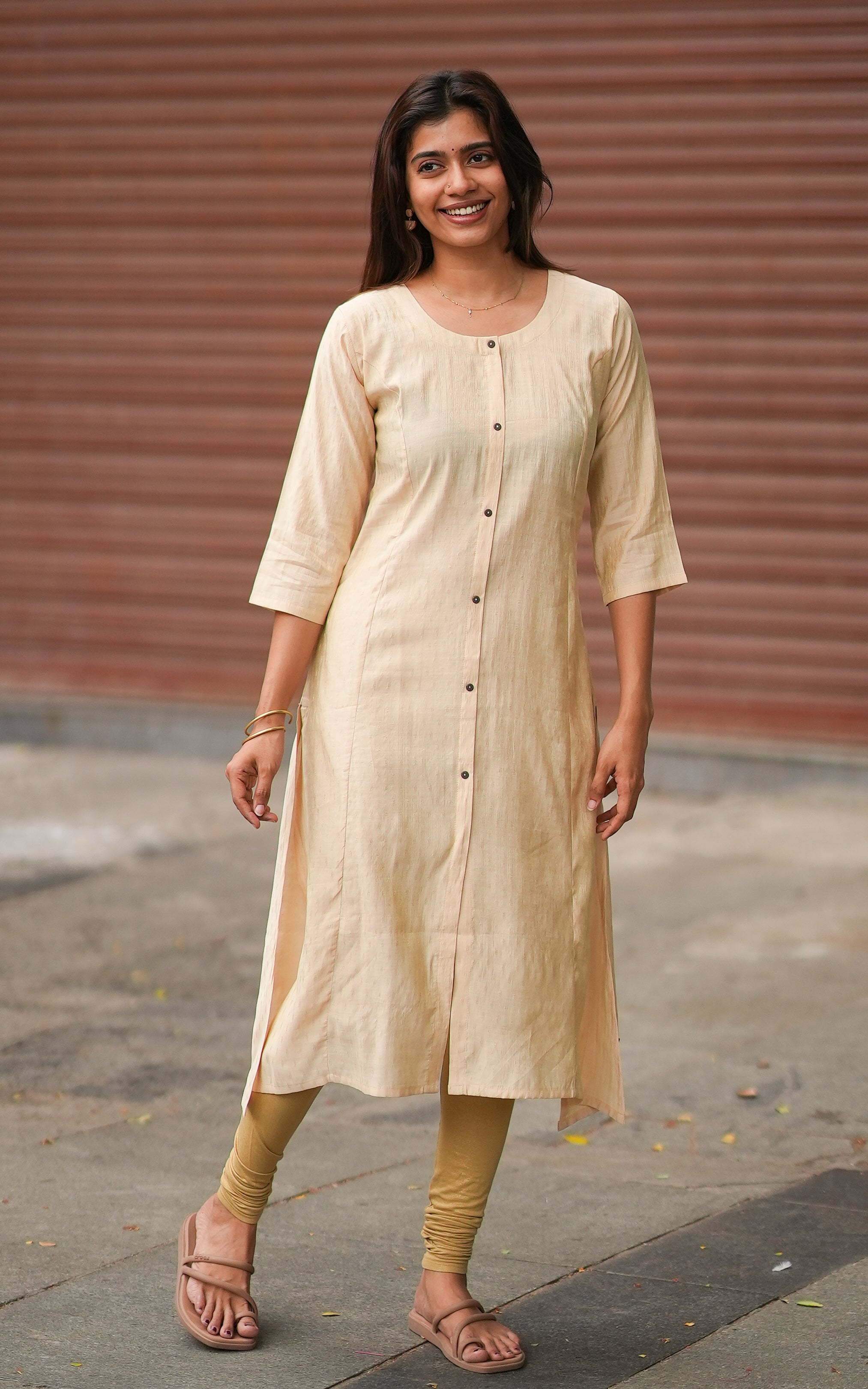 Leena Beige