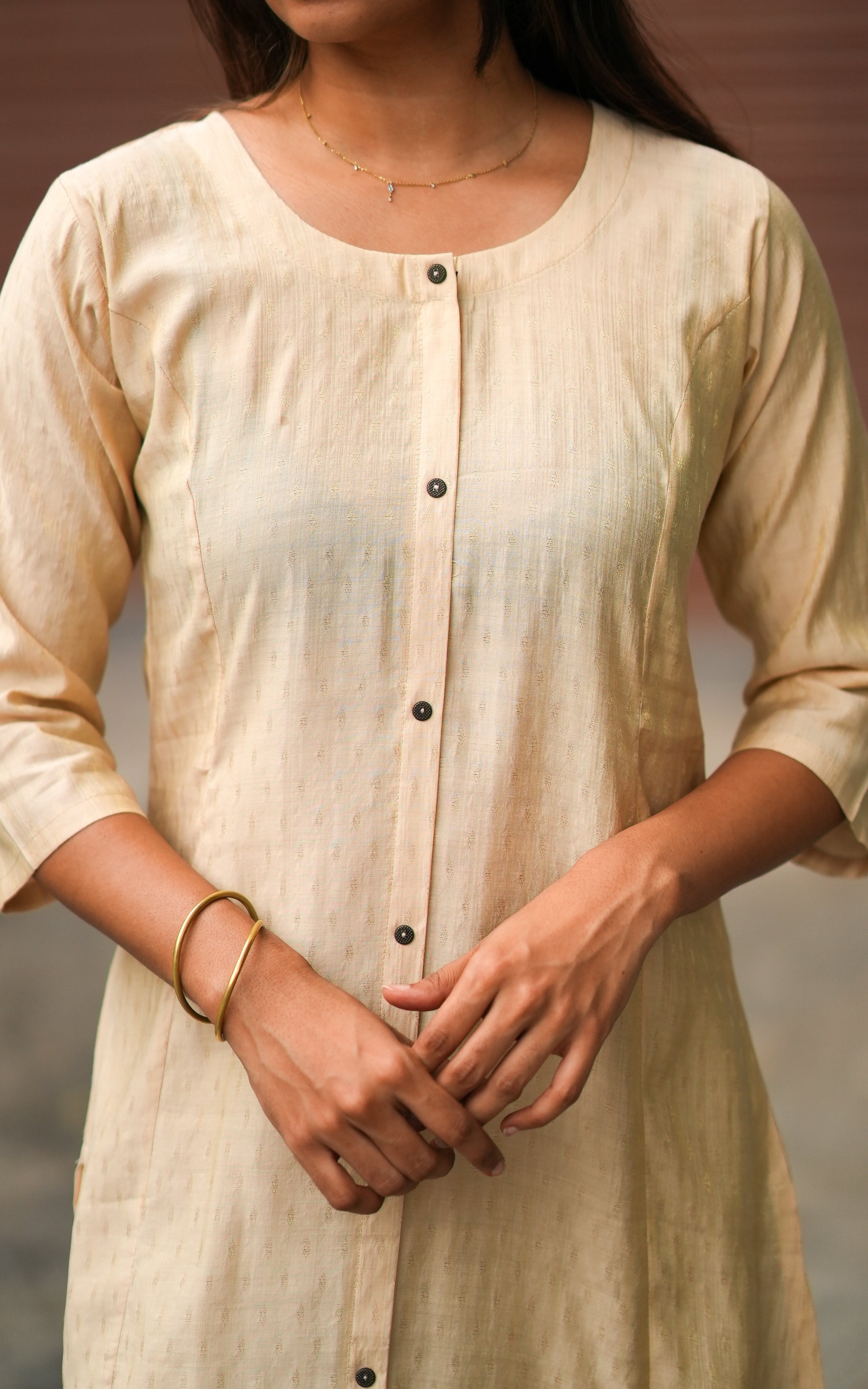 Leena Beige