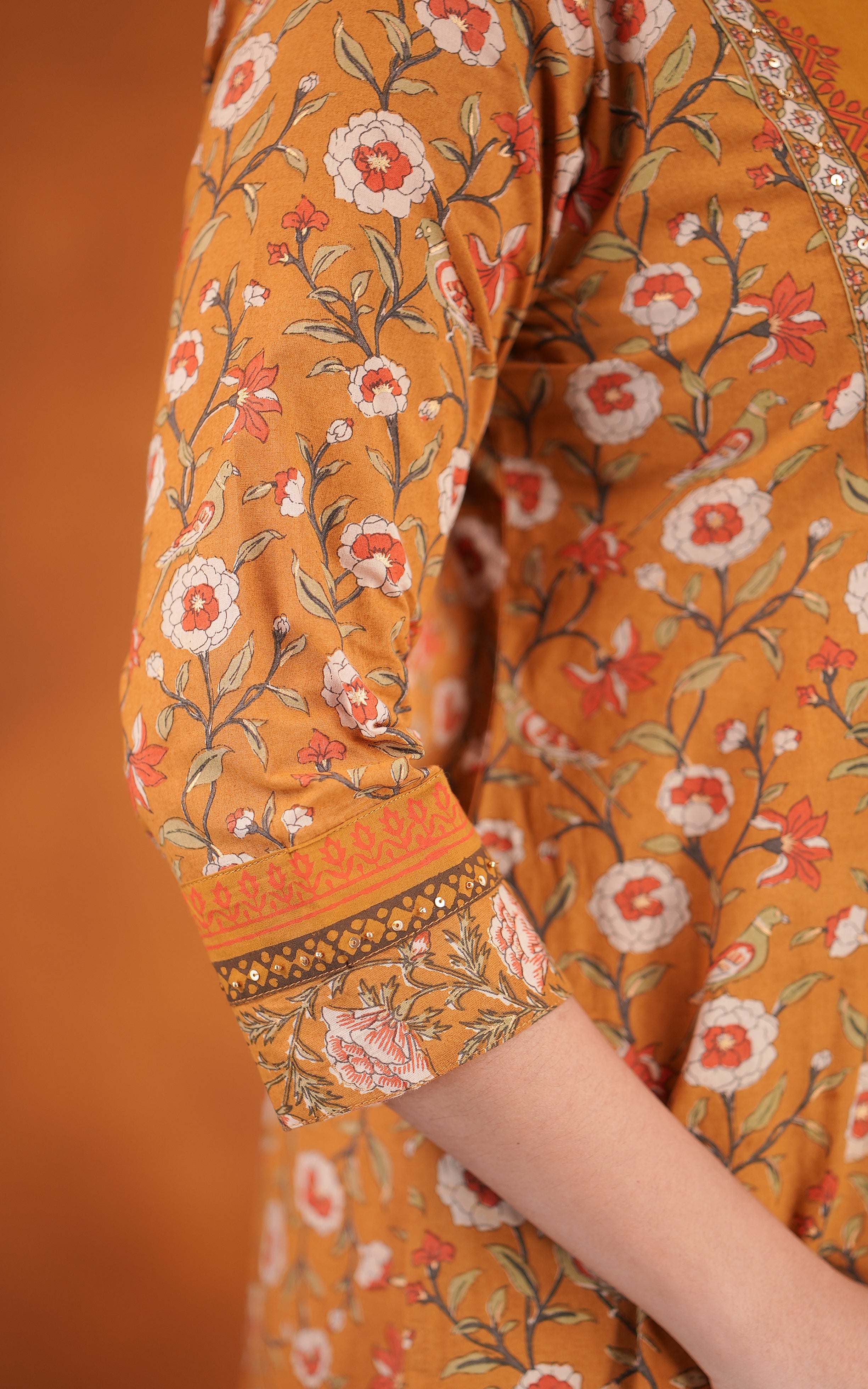 Dravina (Kurti+Pant+Dupatta)