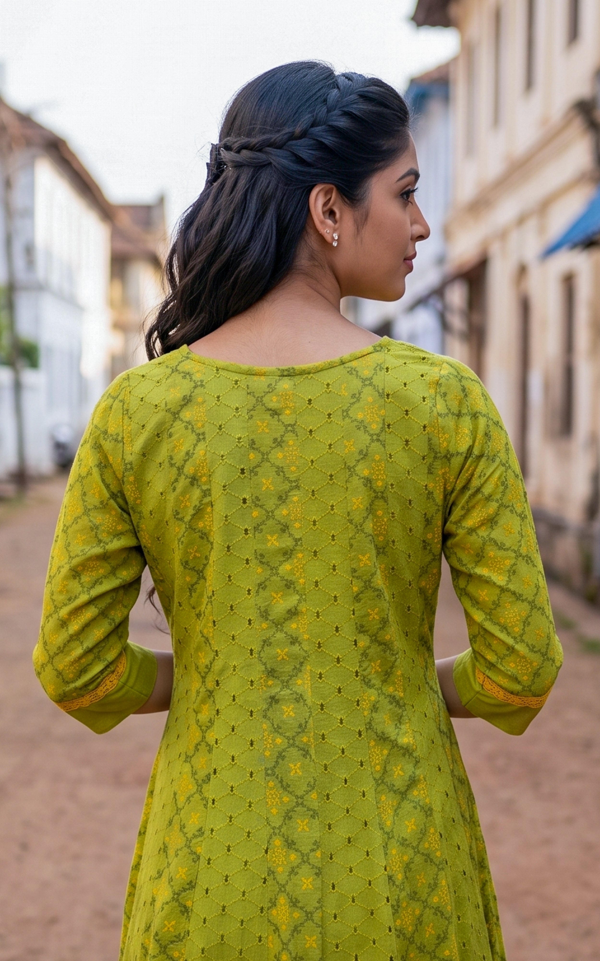 Pagal Nilavu (Kurti+Pant+Dupatta)
