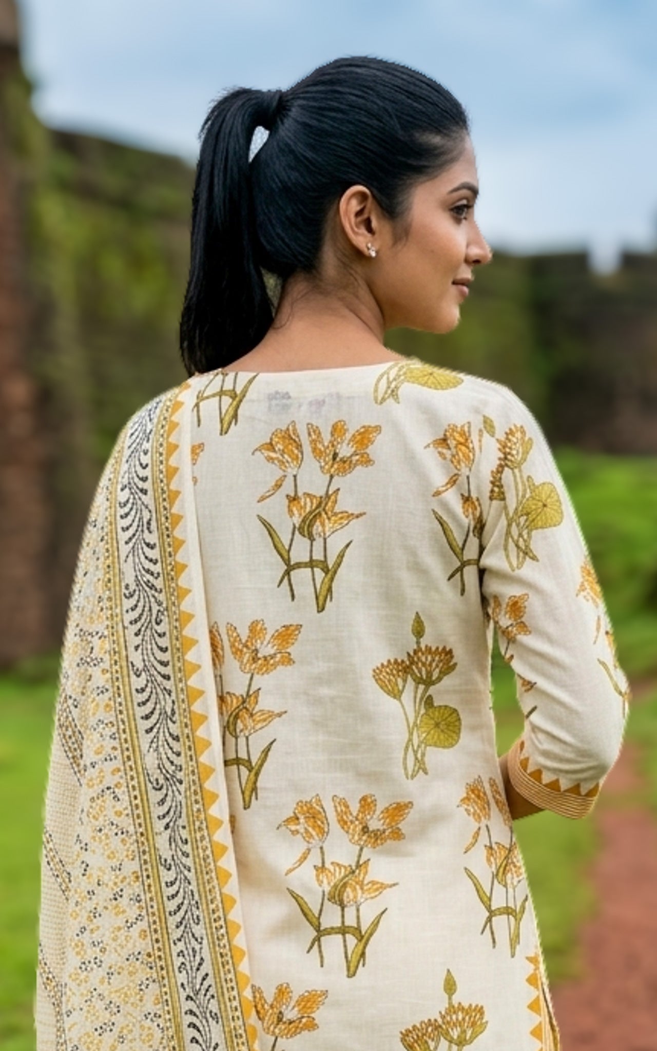 Inmozhi (Kurti+Dupatta)