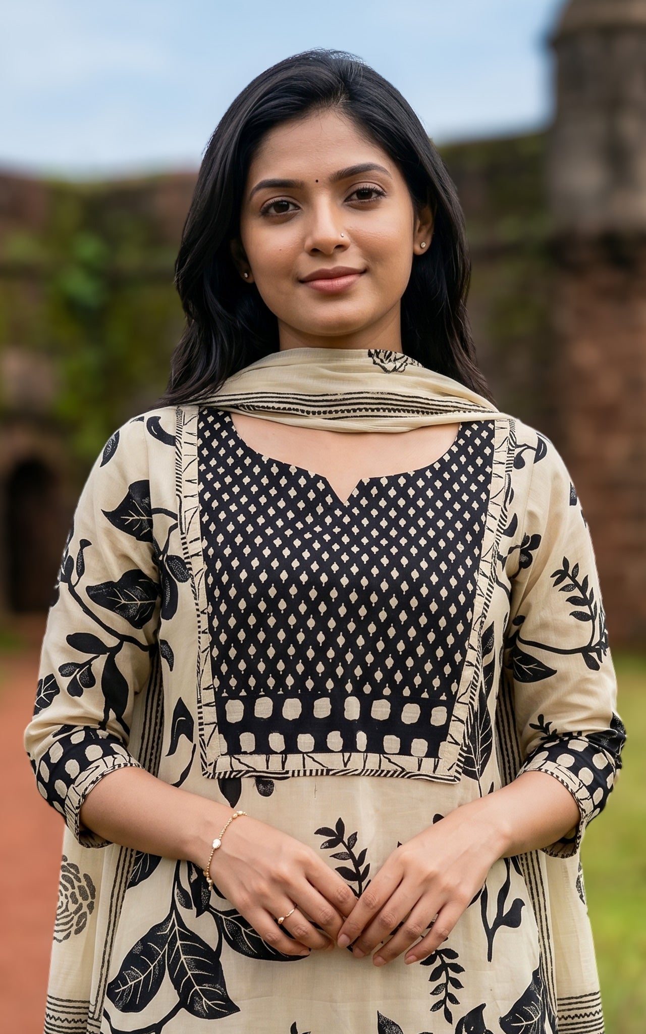 Yathisai (Kurti+Pant+Dupatta)