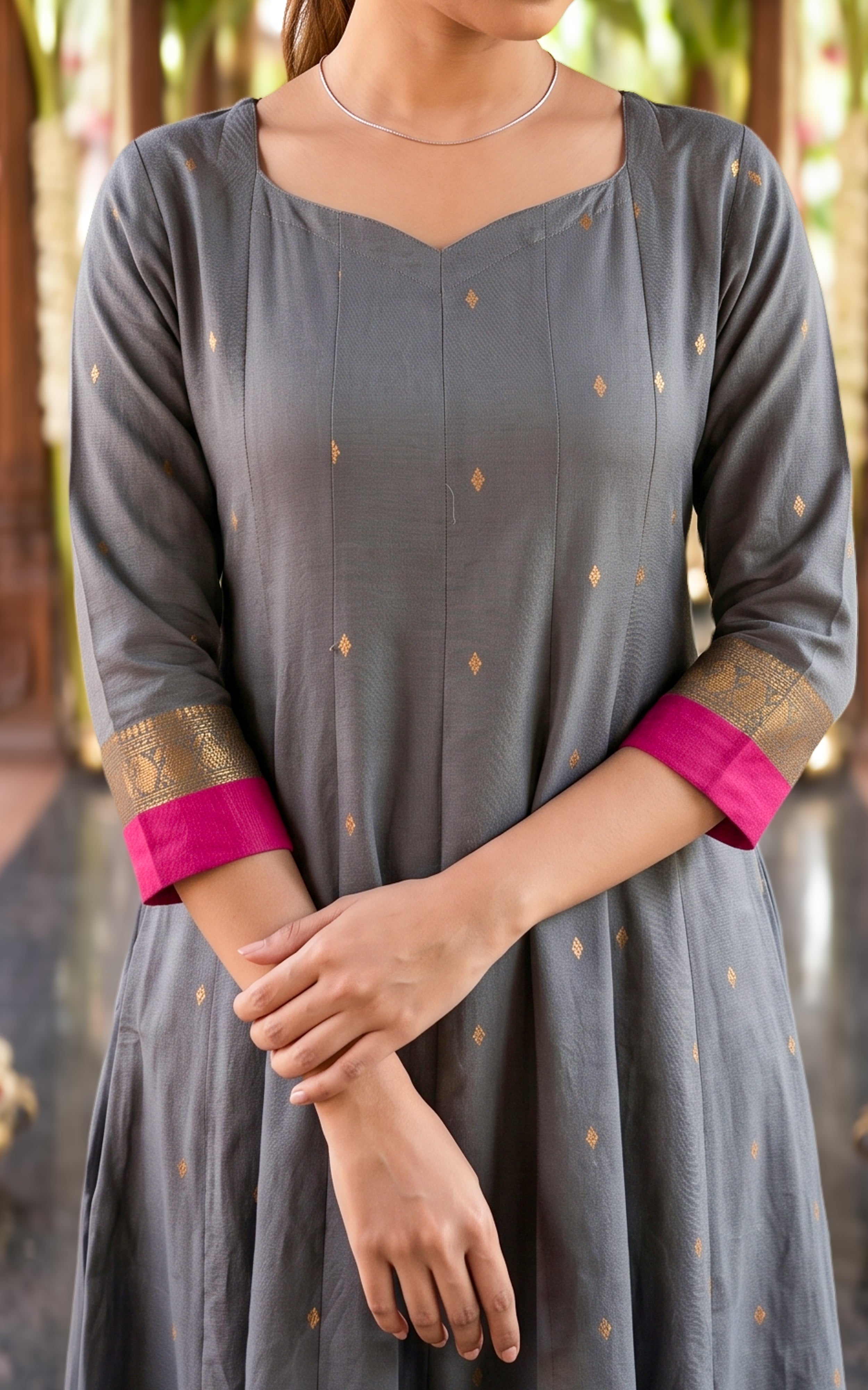 Kundhavai Grey (Kurti+Dupatta)