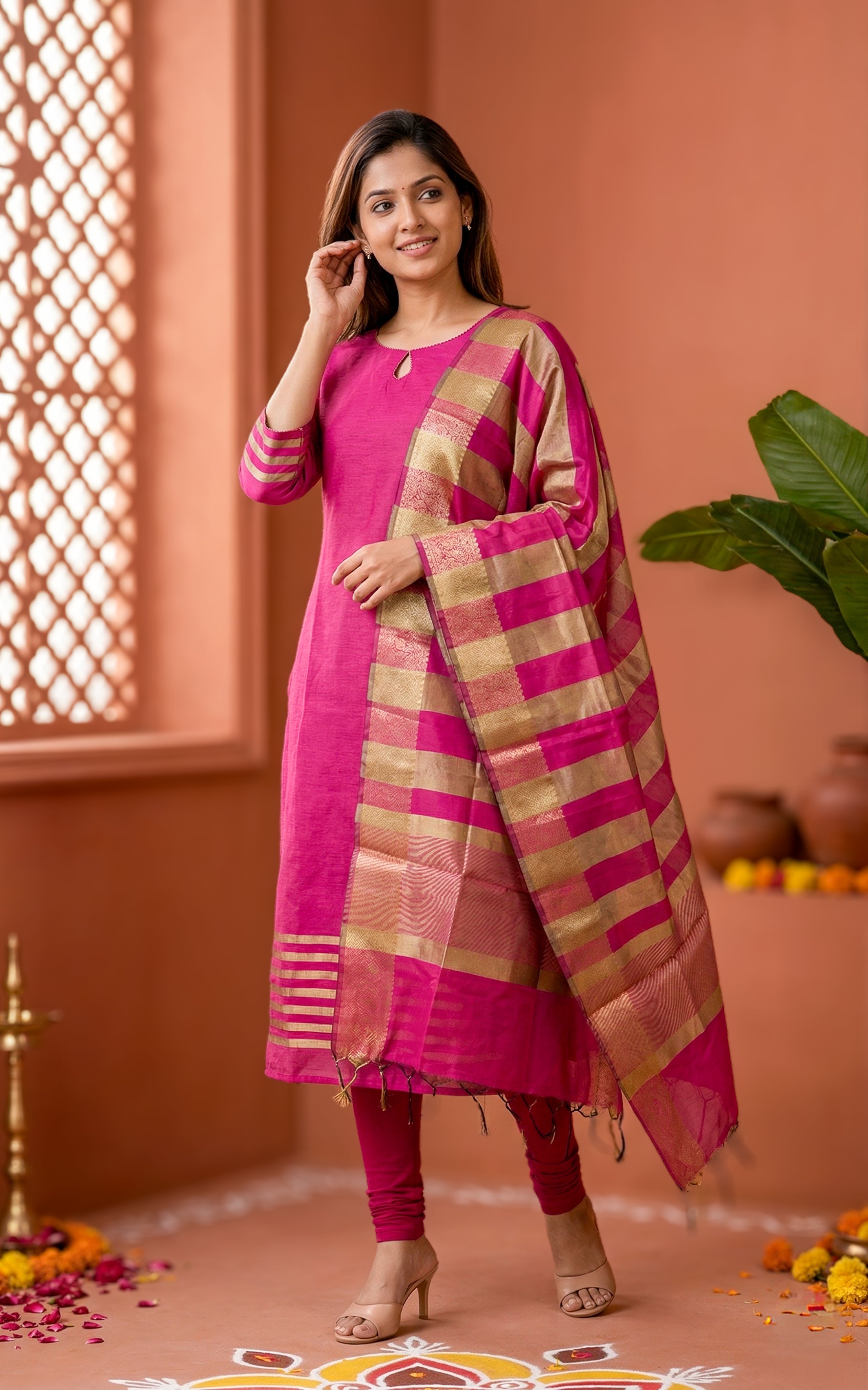 Nilavazhagi Pink (Kurti+Dupatta)