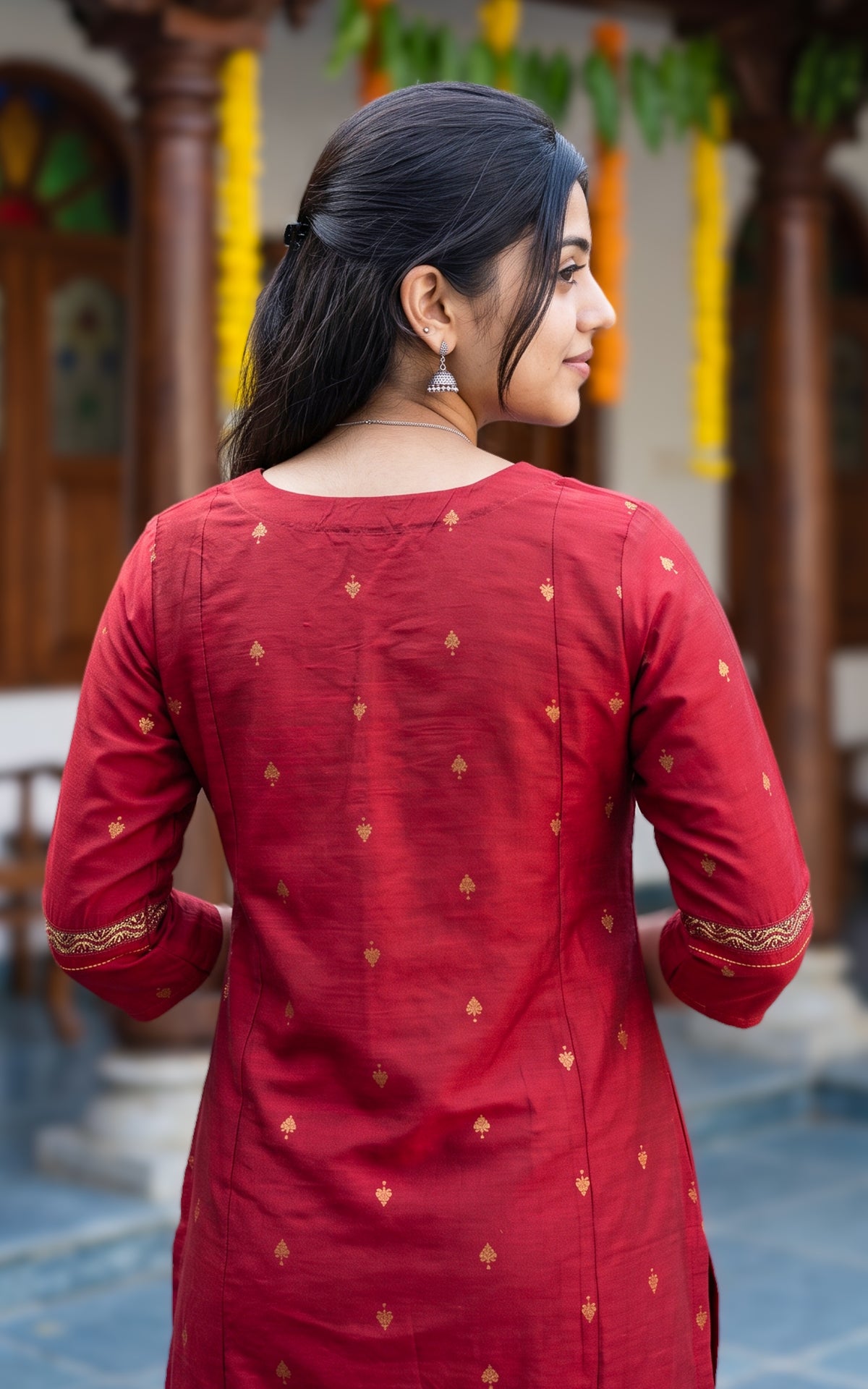 Yazhmika Red (Kurti+Dupatta)