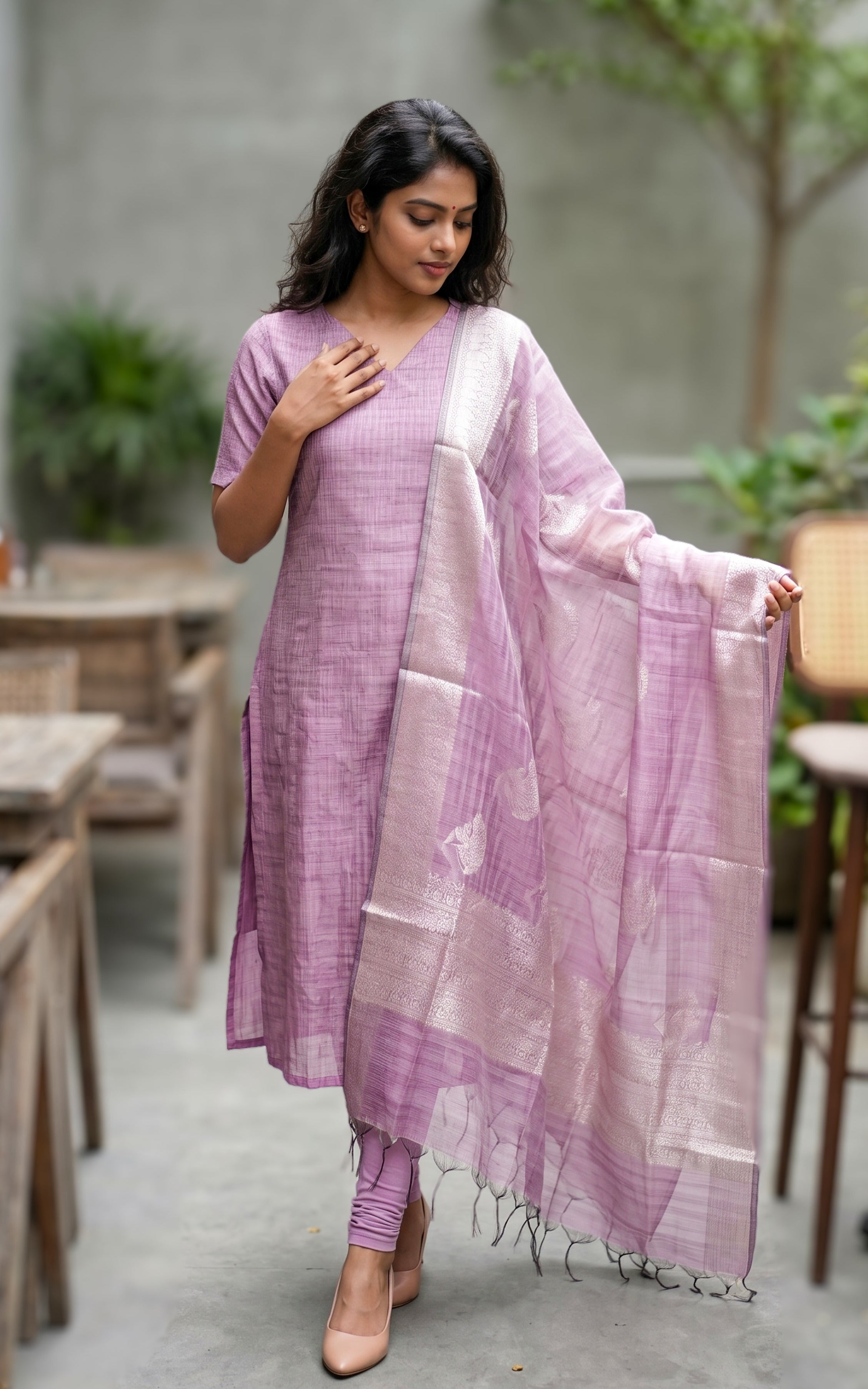 Preshika C (Kurti+Dupatta)