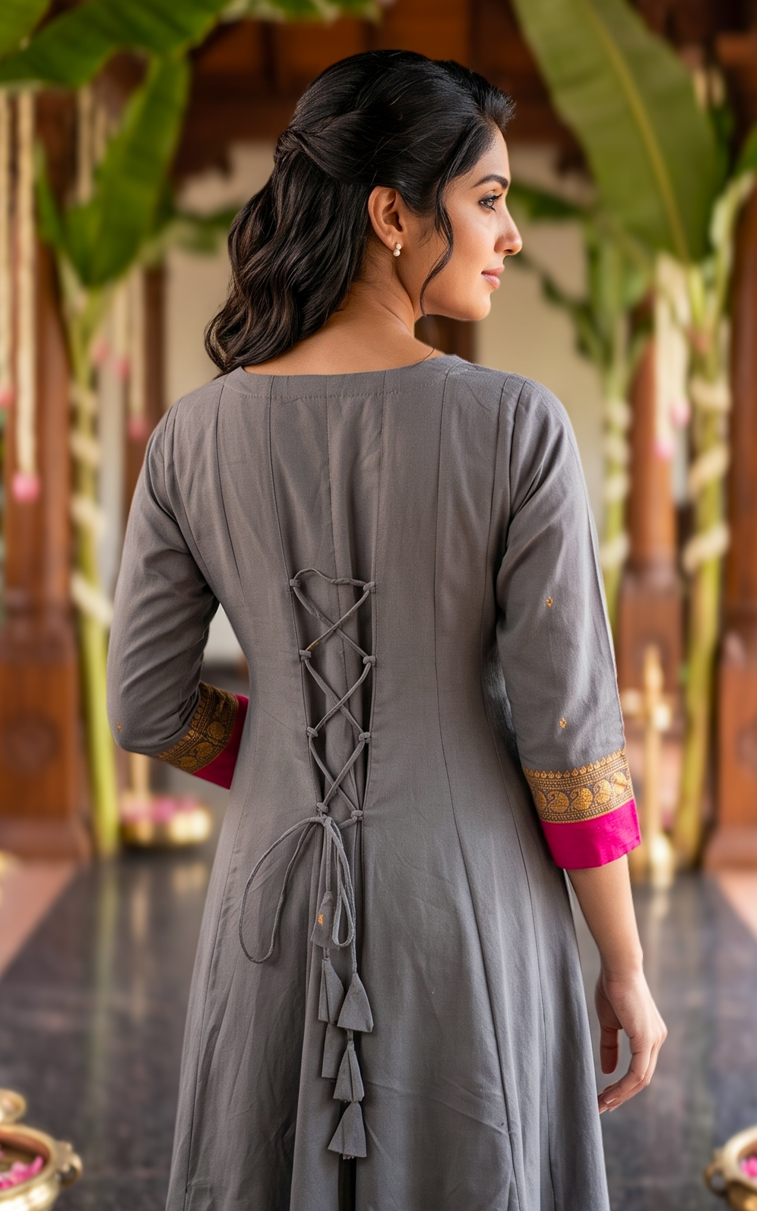 Kundhavai Grey (Kurti+Dupatta)