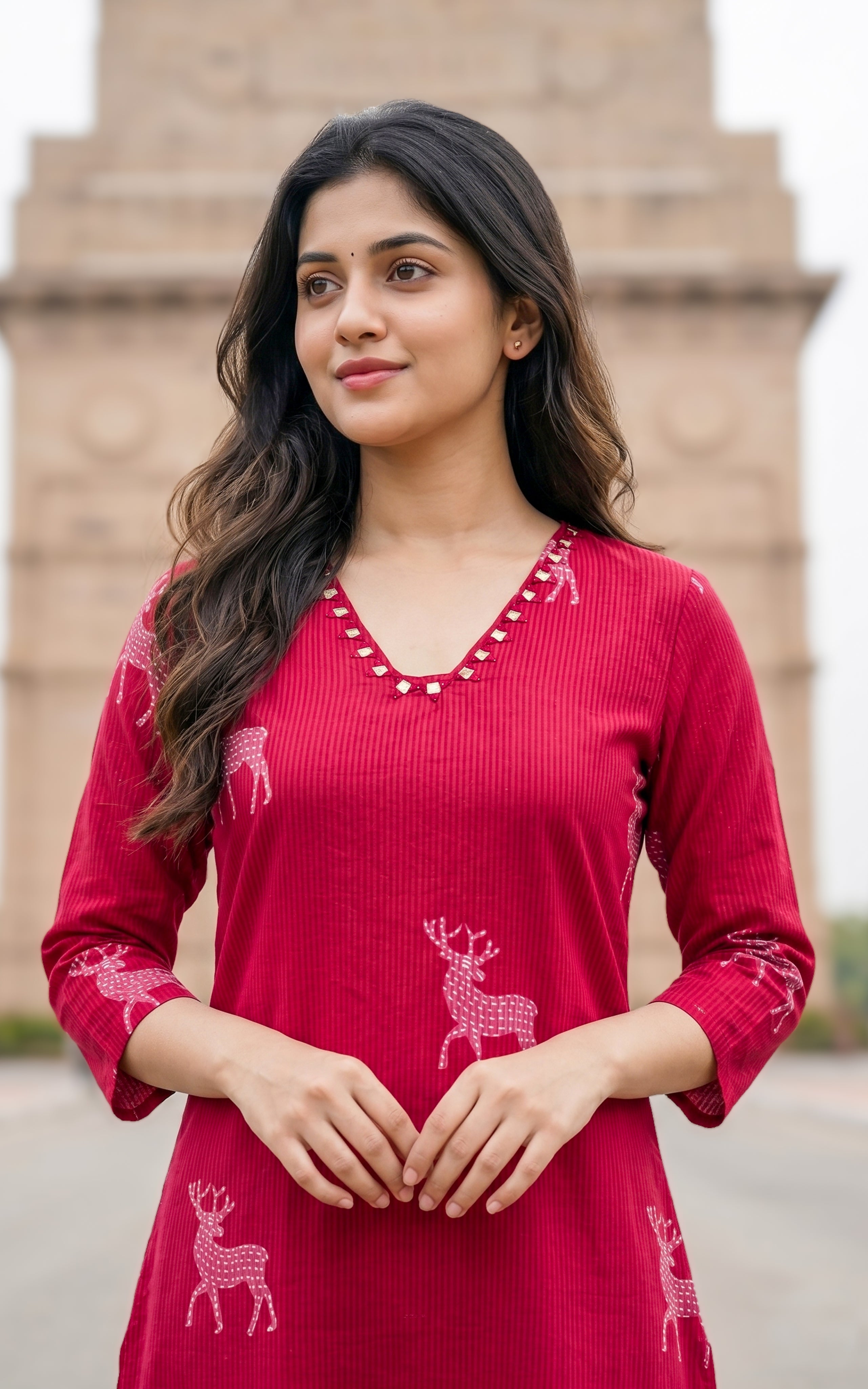 Cotton kurti with deer print design

Straight cut kurti with side slit
