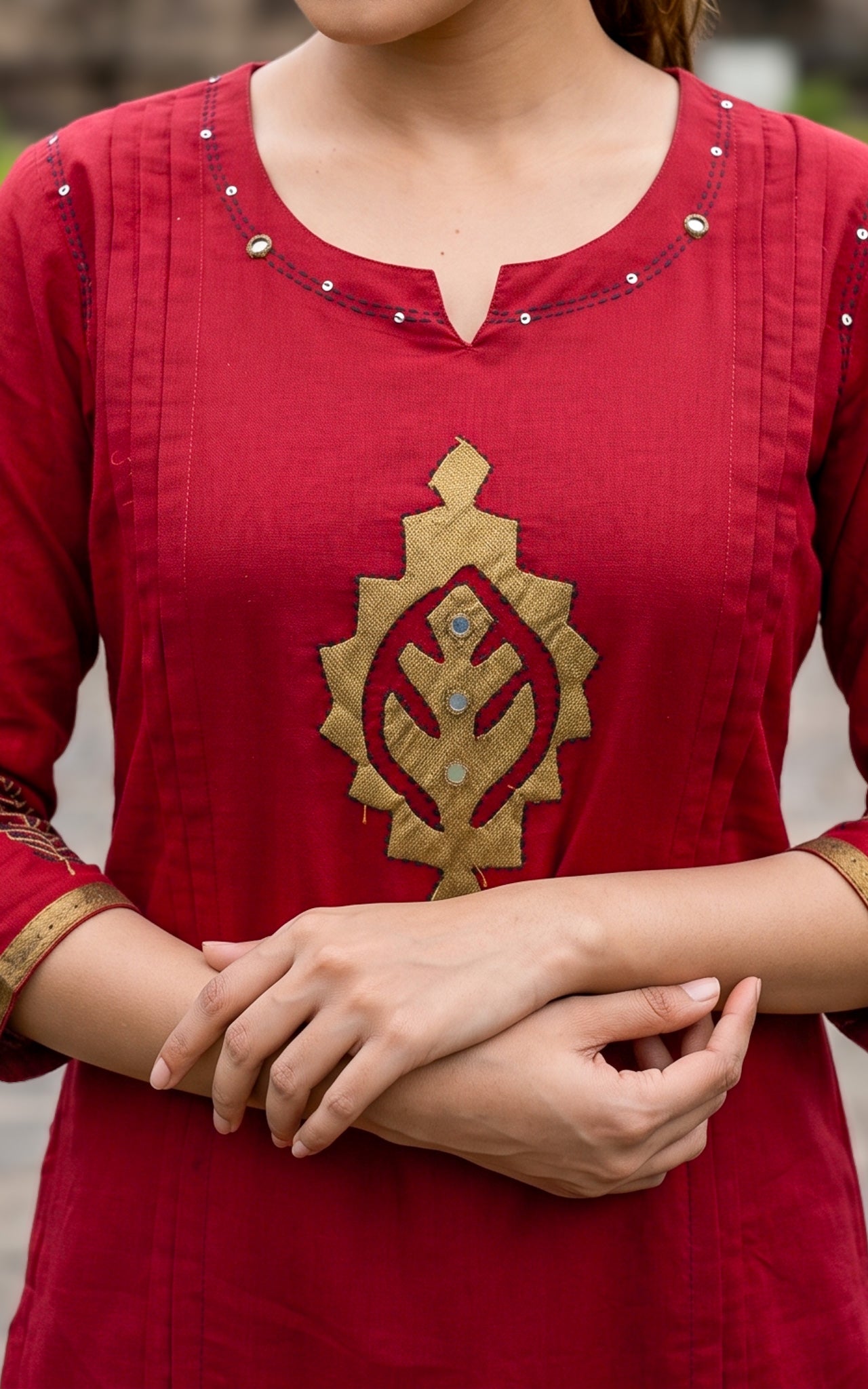 Ilayanila Maroon