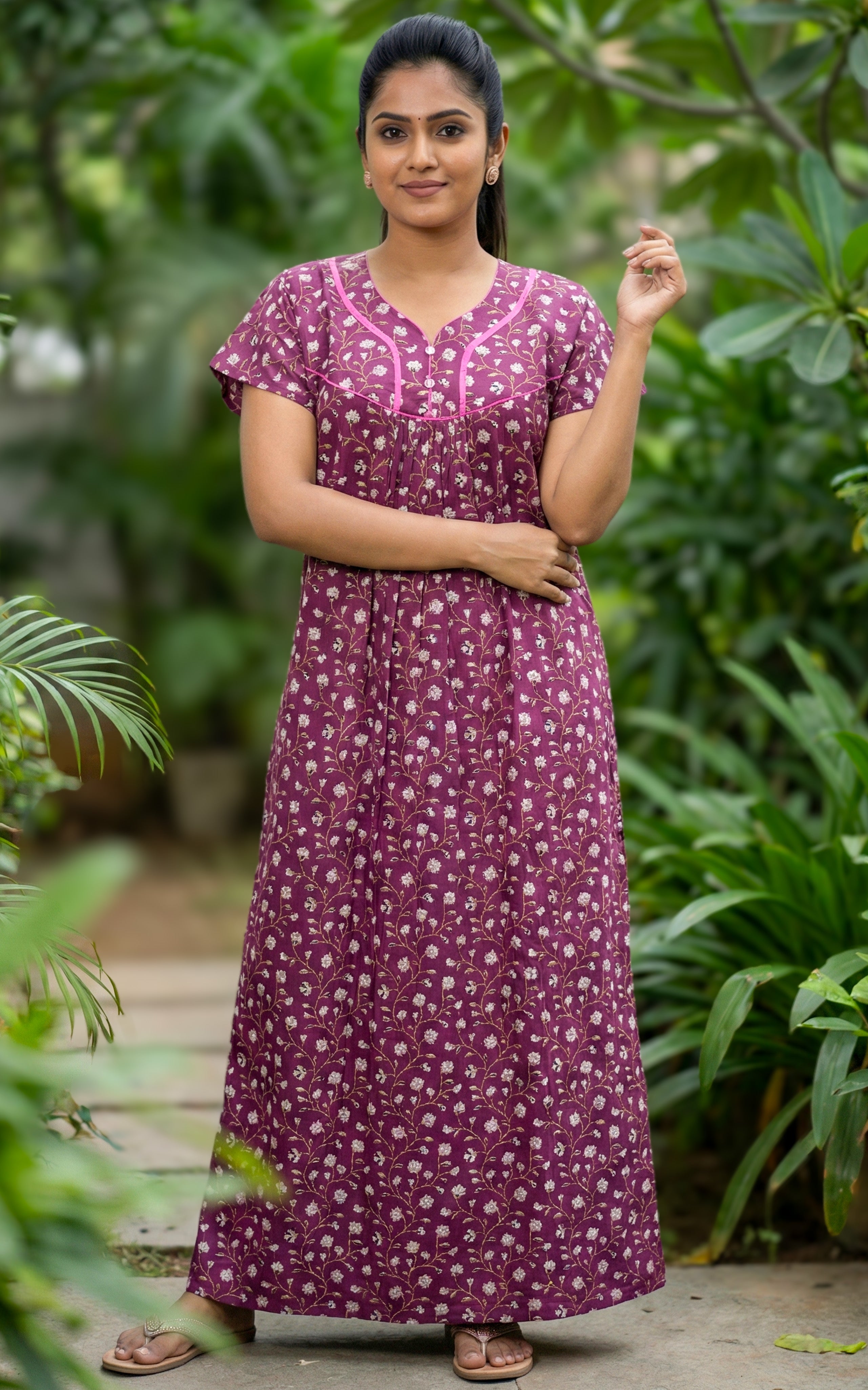 Cotton nighty with a convenient pocket
