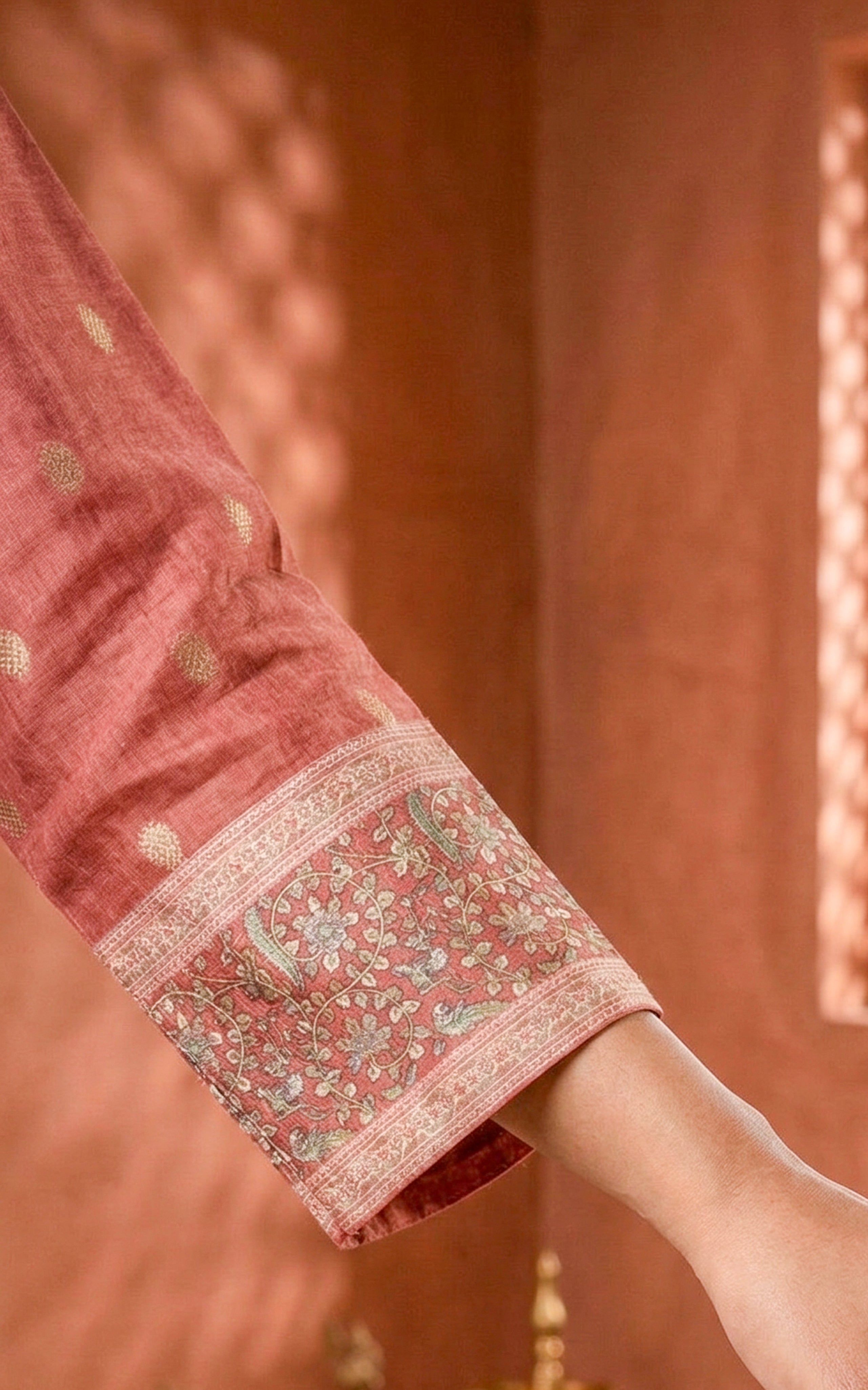 Simple ethnic wear