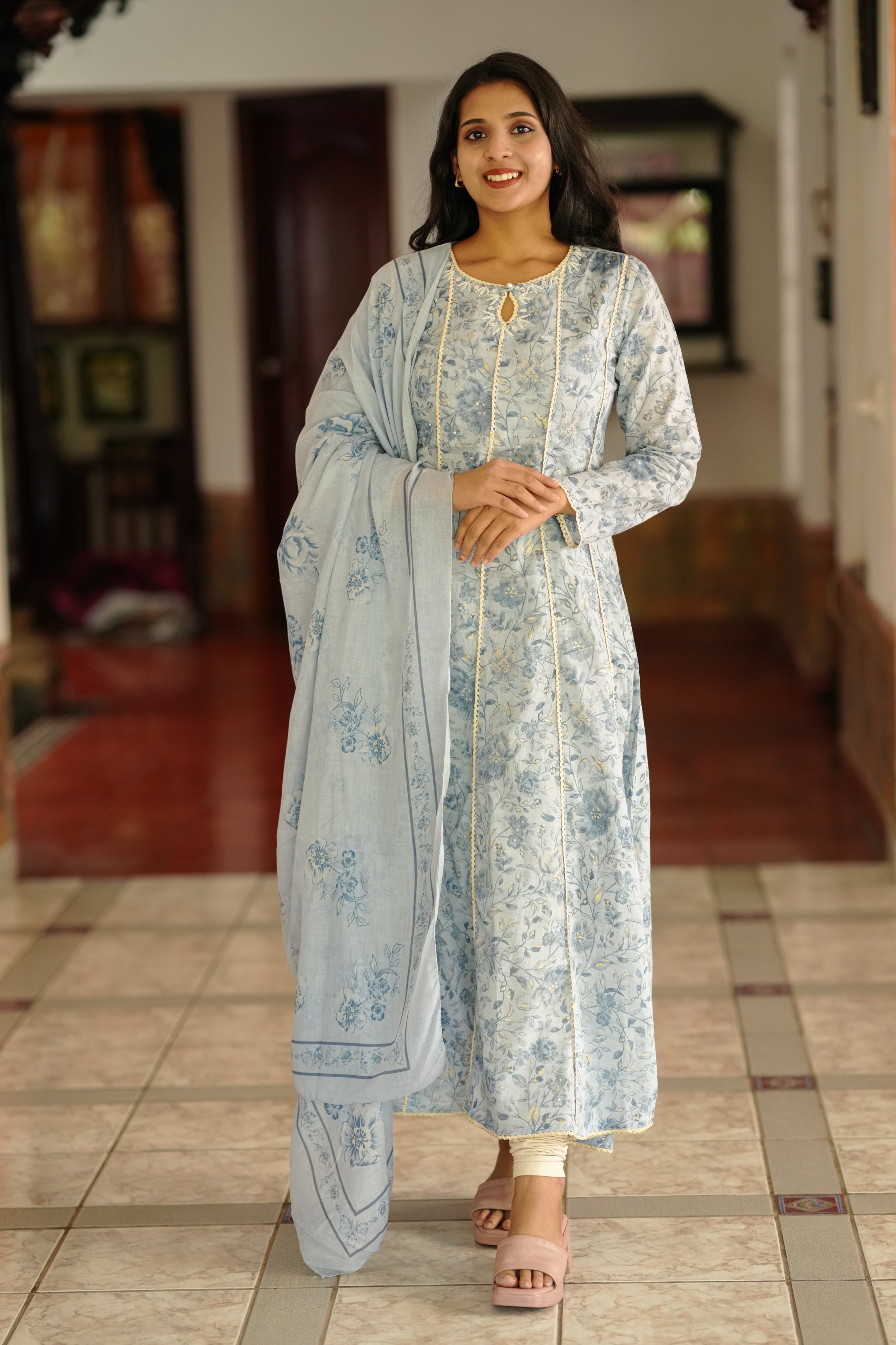 trendy cotton flared kurti for college
stylish bead & lace a line kurti
casual college cotton kurti