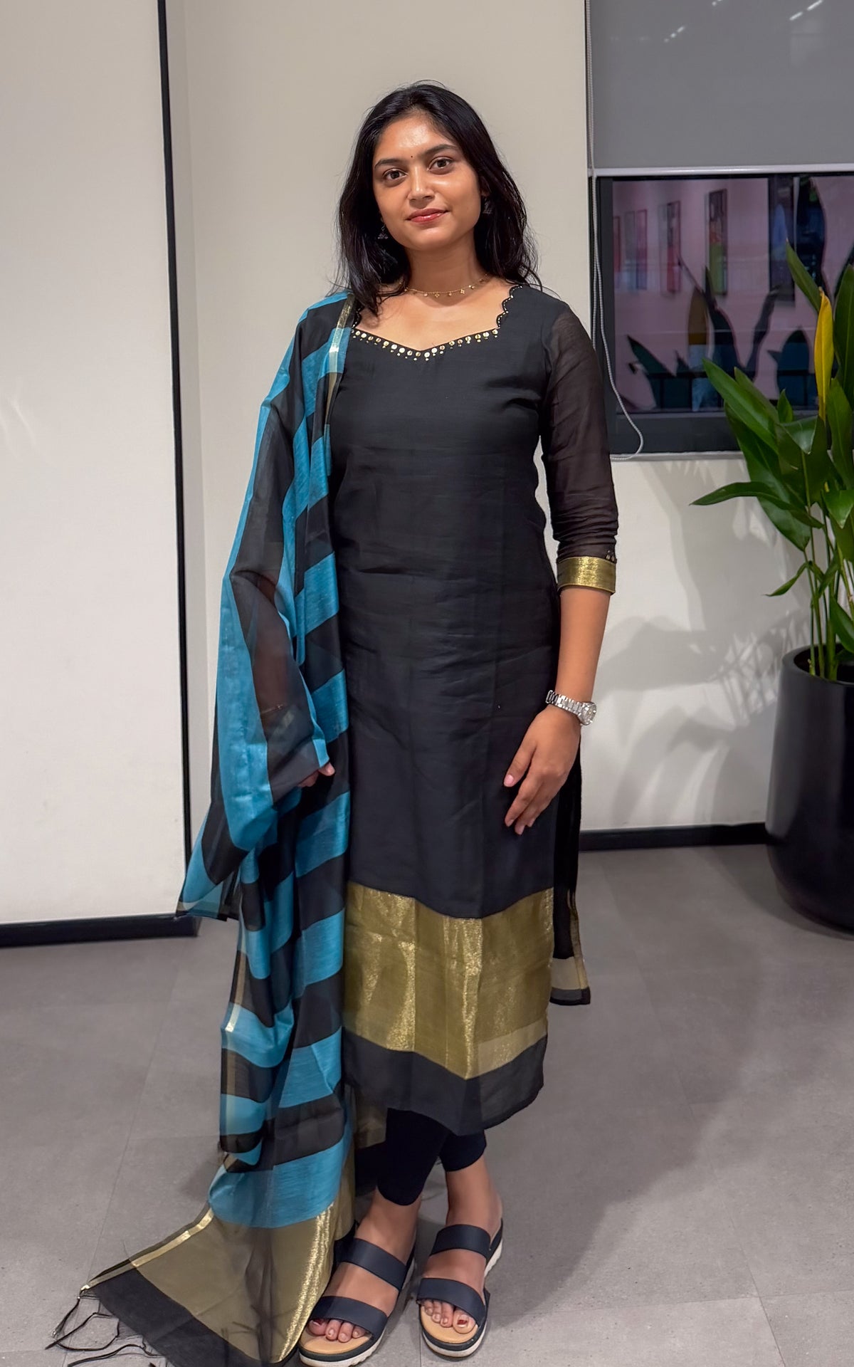Retro Colors Naseema A (Kurti+Dupatta)