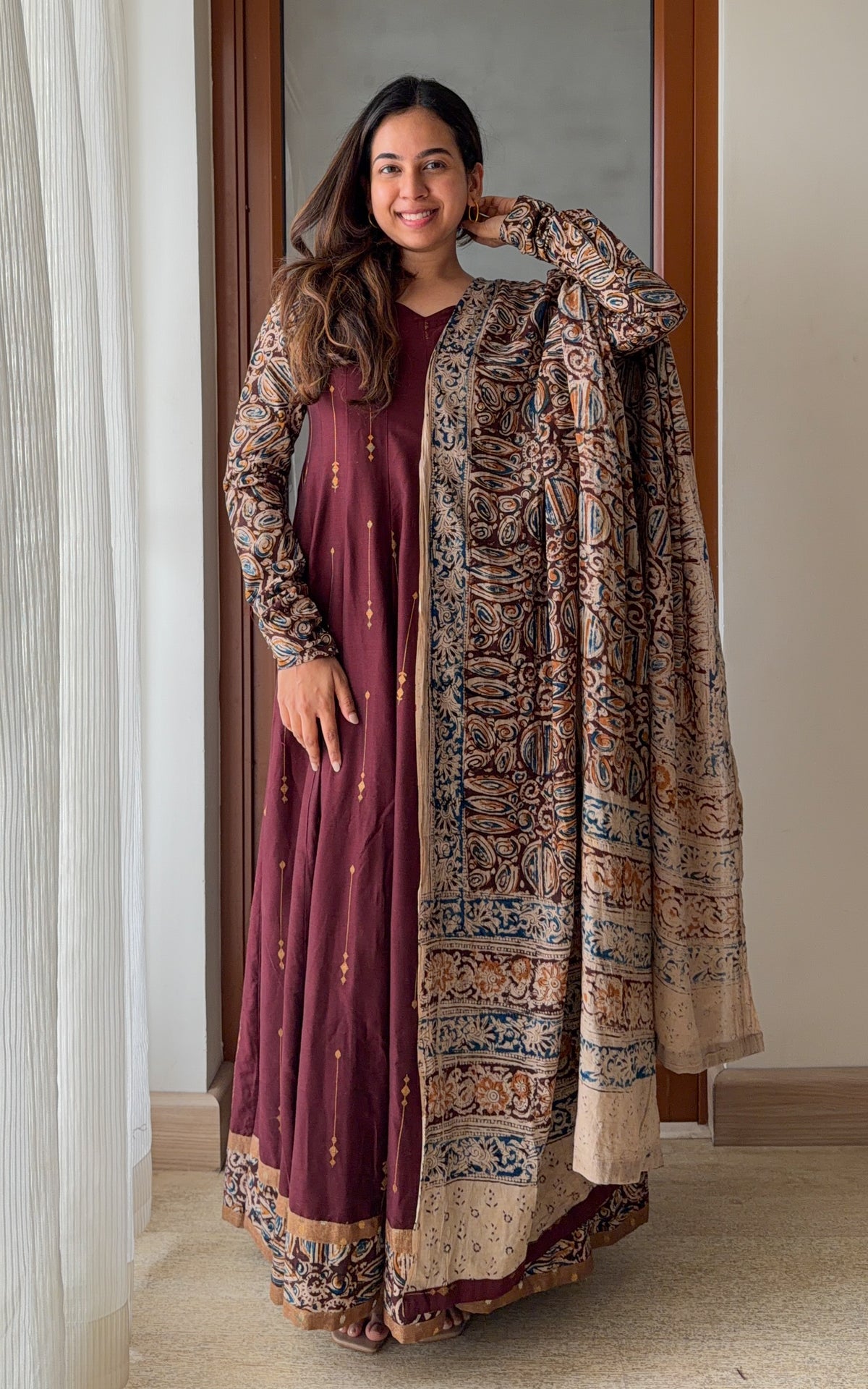 Magilarasi (Kurti+Dupatta)