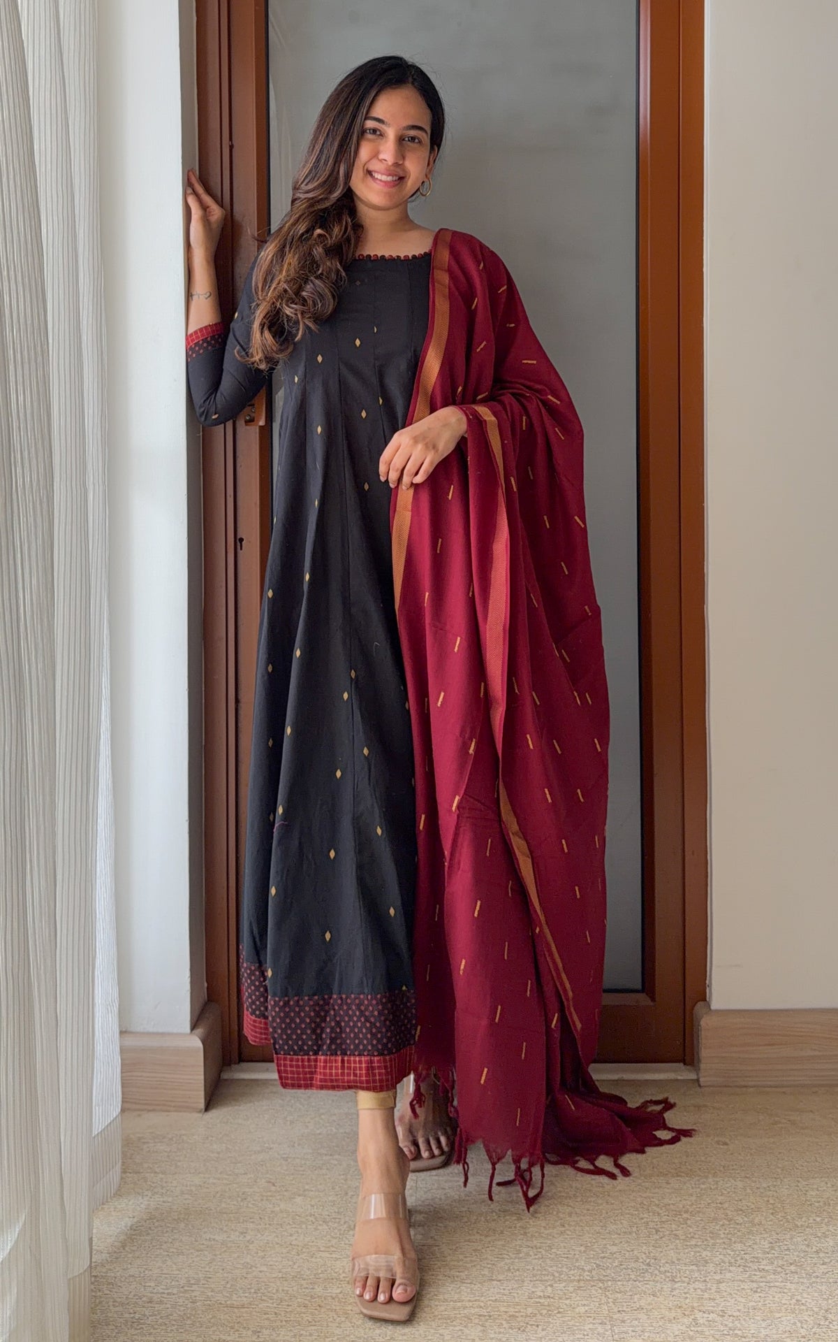 Kundhavai Black (Kurti+Dupatta)